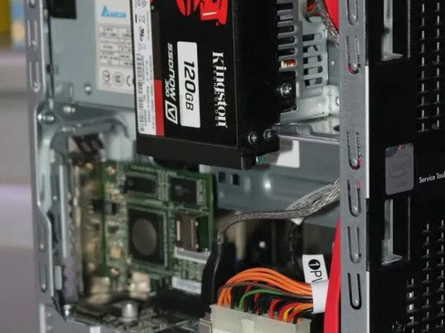 HPE ProLiant MicroServer Gen8 2x 2.5" HDD Bracket