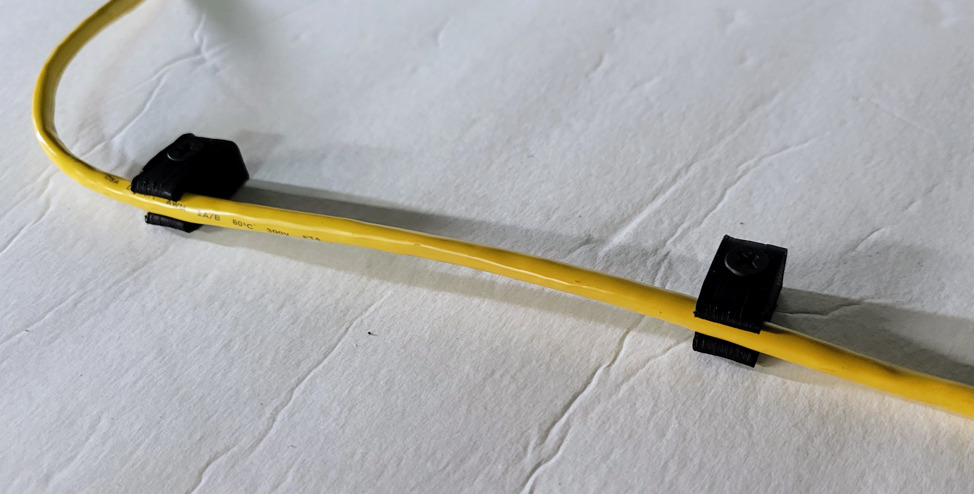 Miniatura 4 do modelo 3D Ethernet Cable Clip