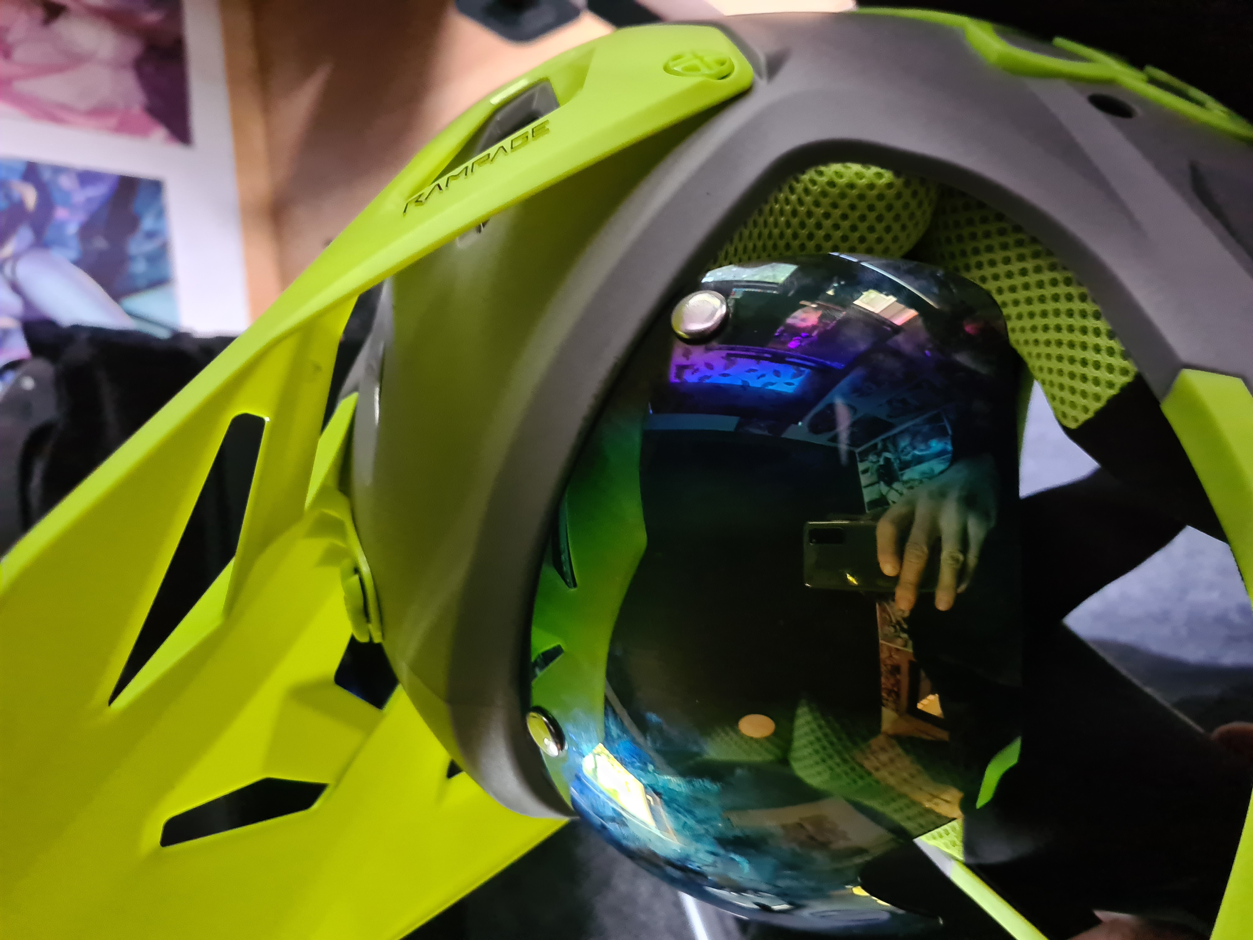 helmet magnet clip