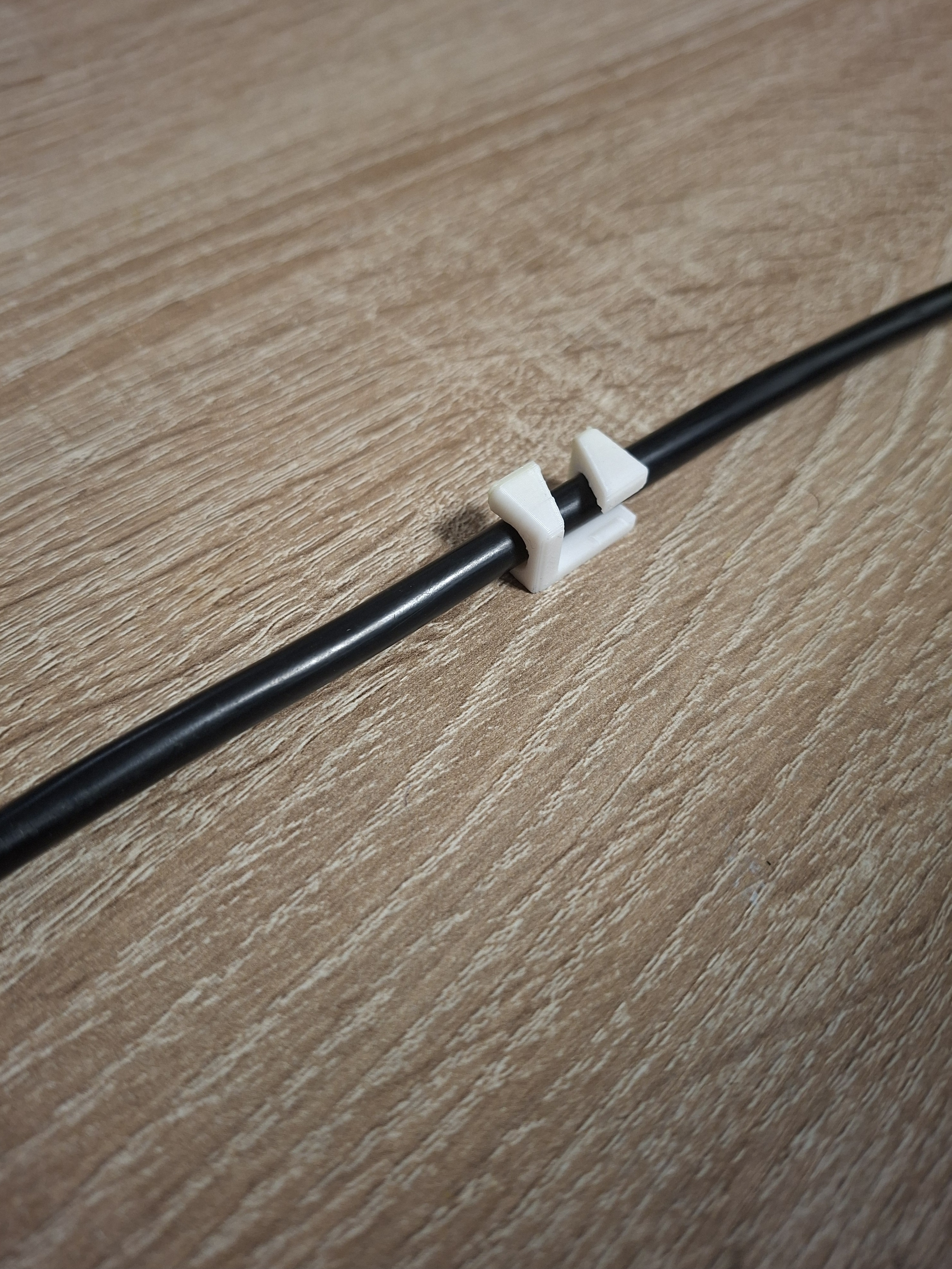 Miniatura 5 do modelo 3D Universal Cable Guide