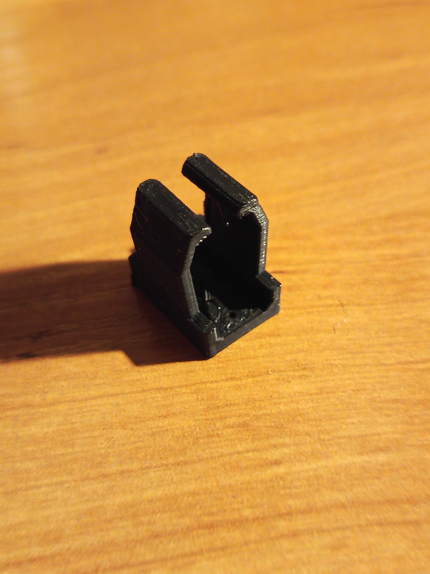 Cable clip