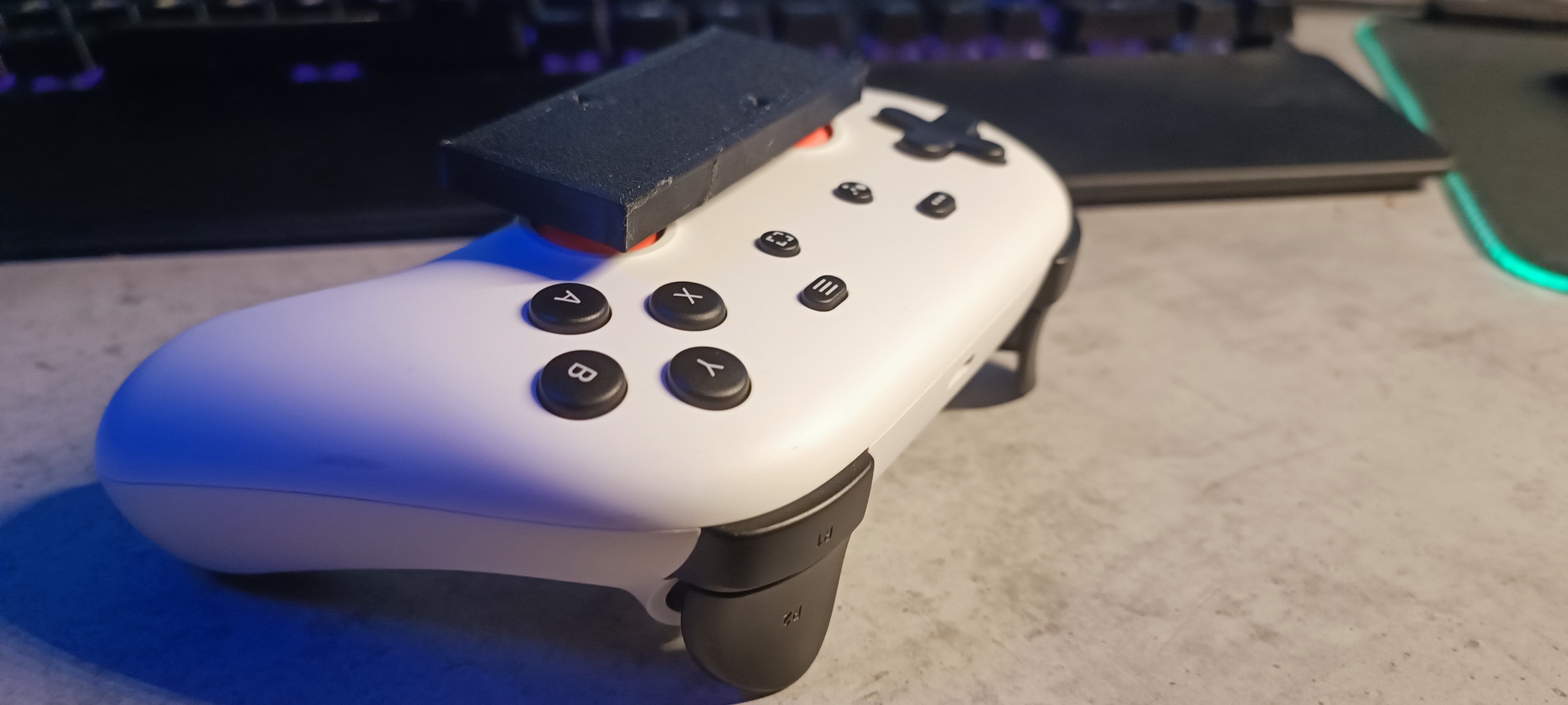 Miniatura 4 do modelo 3D Controller holder | under Tabler /below table | Light / Small