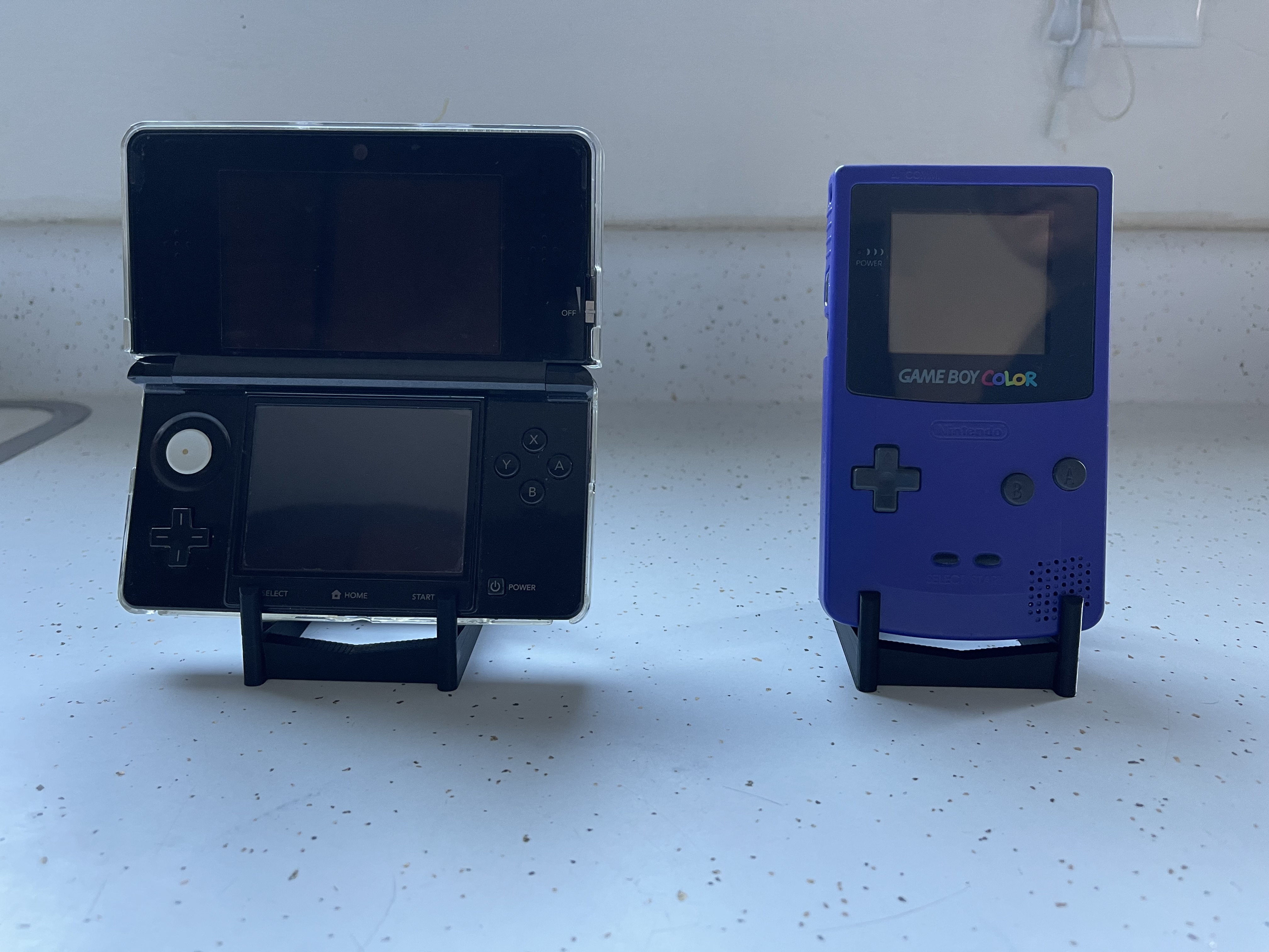 Miniatura 6 do modelo 3D Universal Gameboy Display Stand