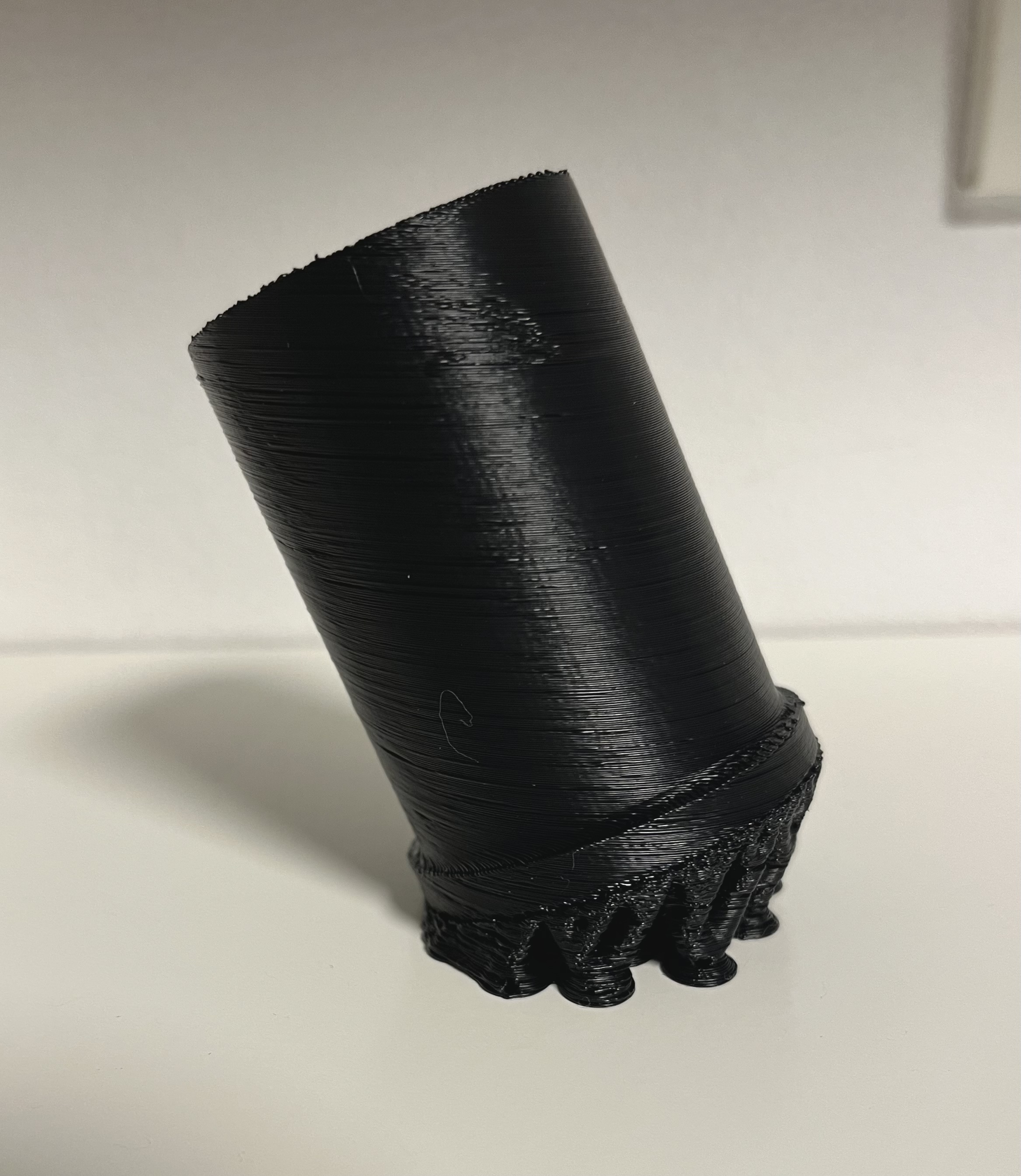 Legs for outdoor plastic shelf