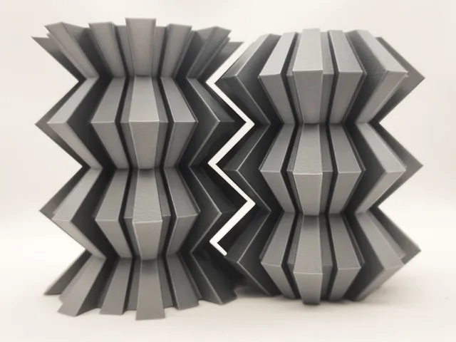 Shredder Spiral Vase Set
