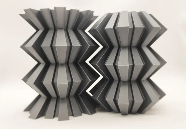 Shredder Spiral Vase Set