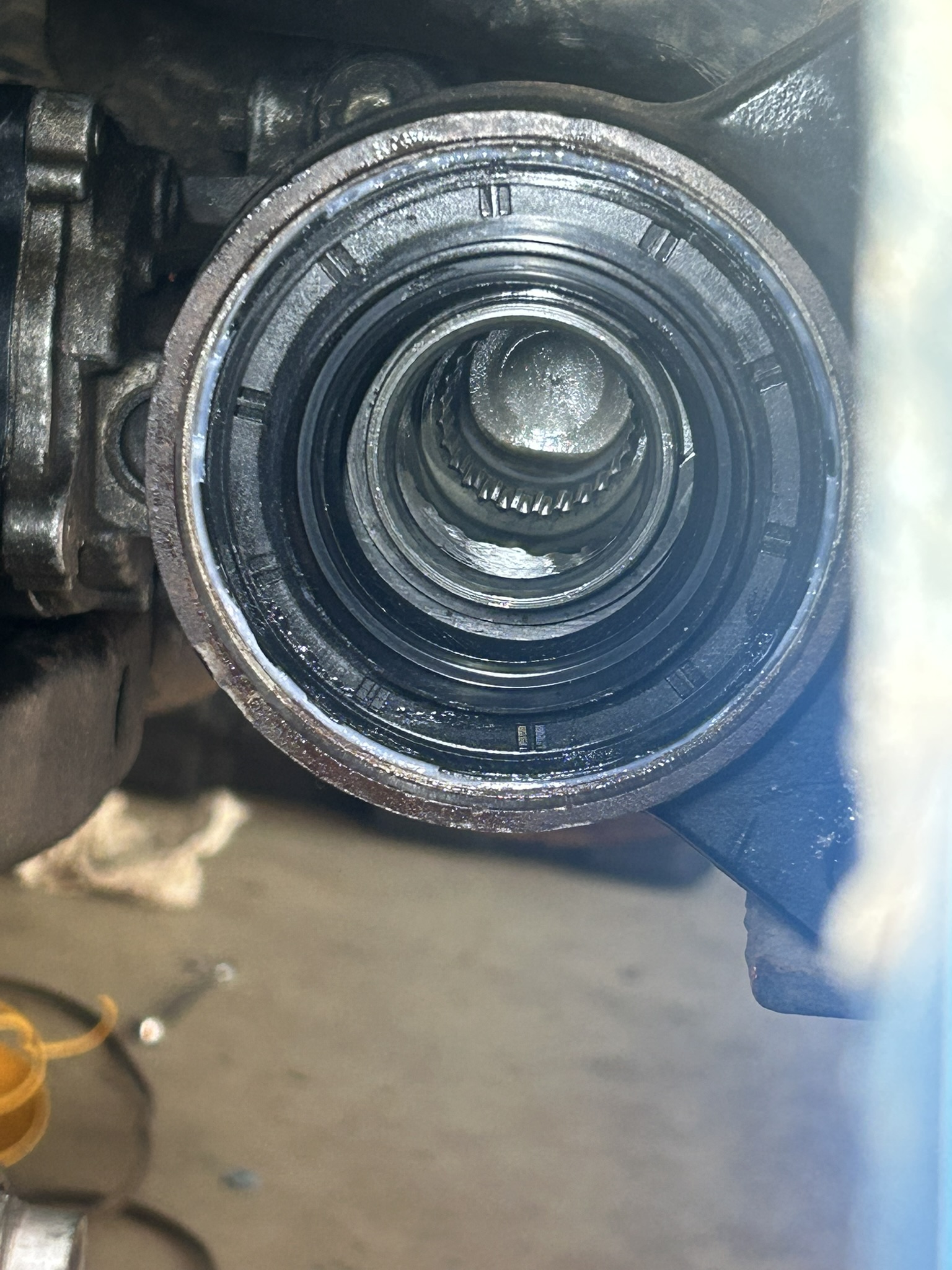 3rd Gen 4Runner Front Diff Seal Drivers — miniatura 3