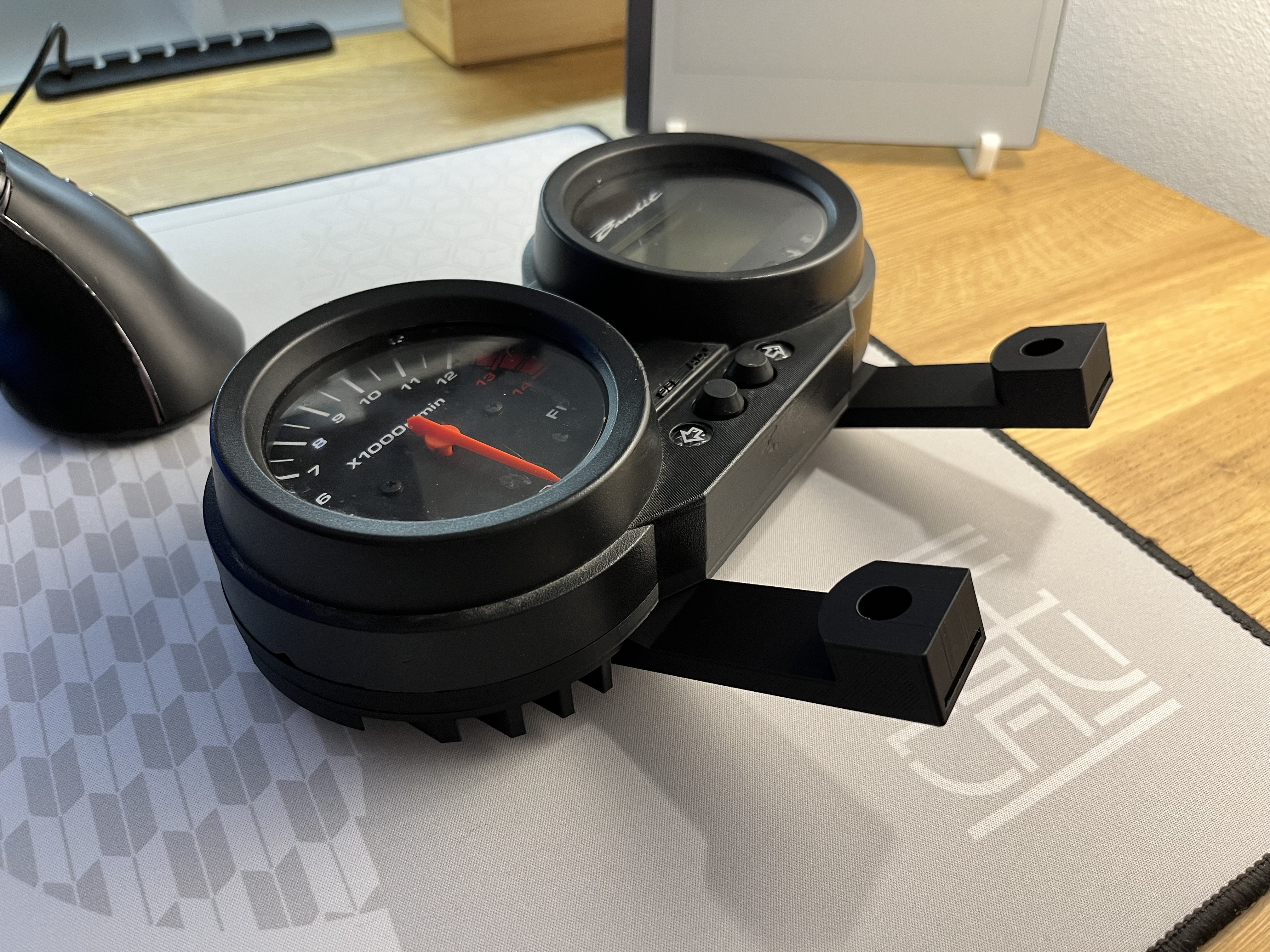 Tachometer holder Suzuki Bandit GSF 650 S -> Naked