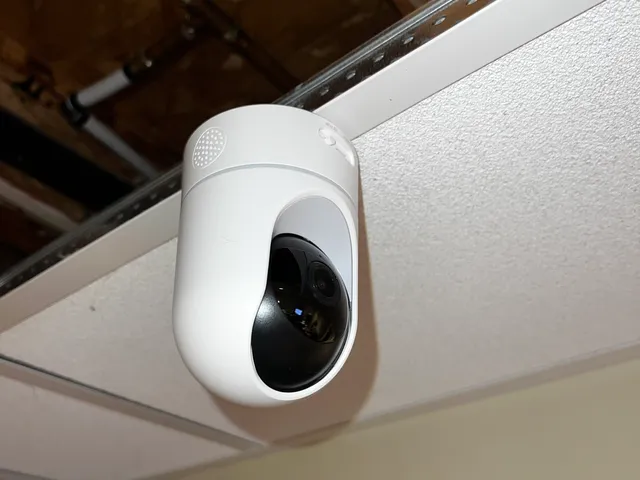 Eufy Security Indoor Cam 2K Pan & Tilt Suspended ceiling mounting bracket