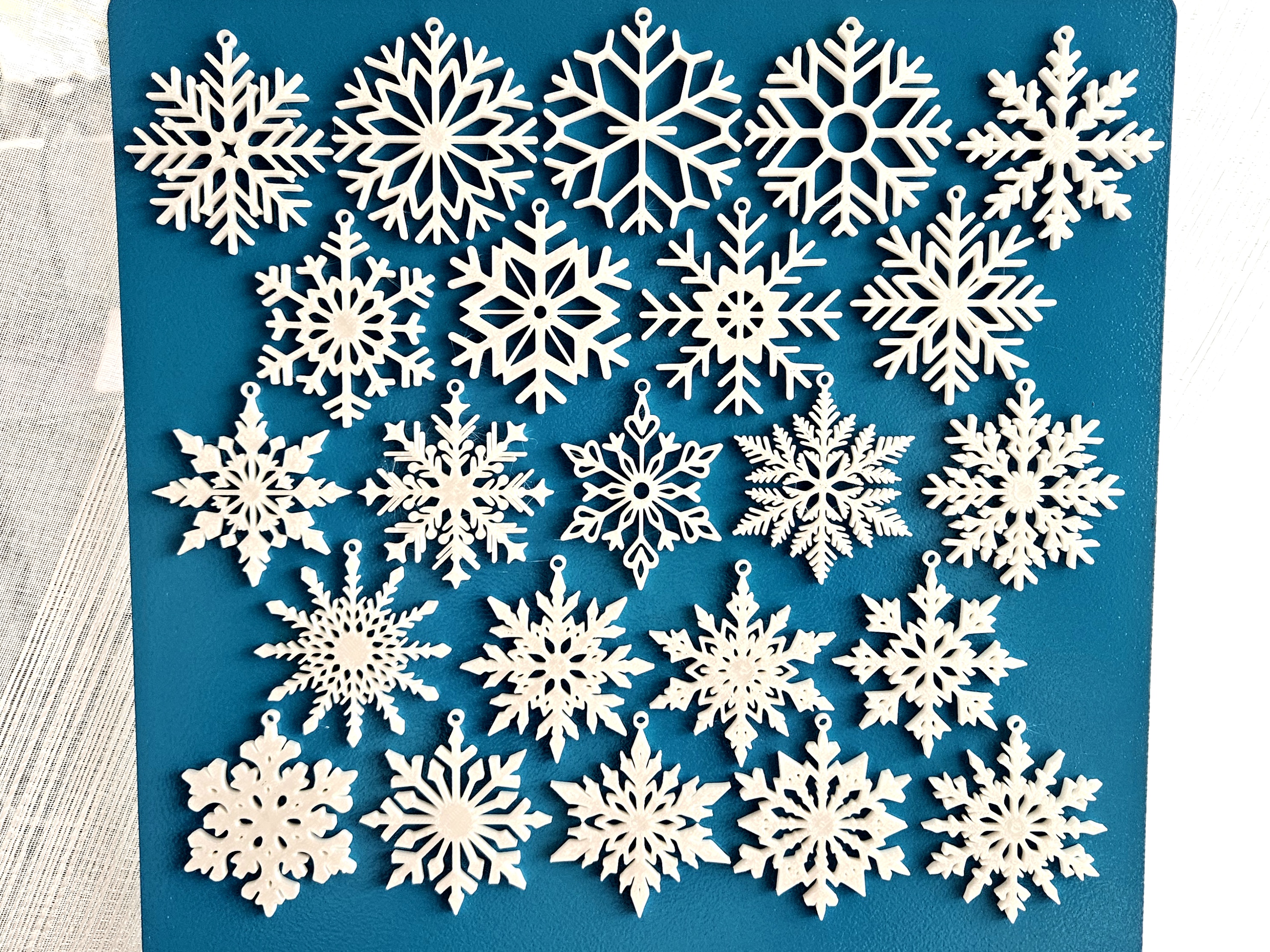 23 Snowflake Baubles Pack