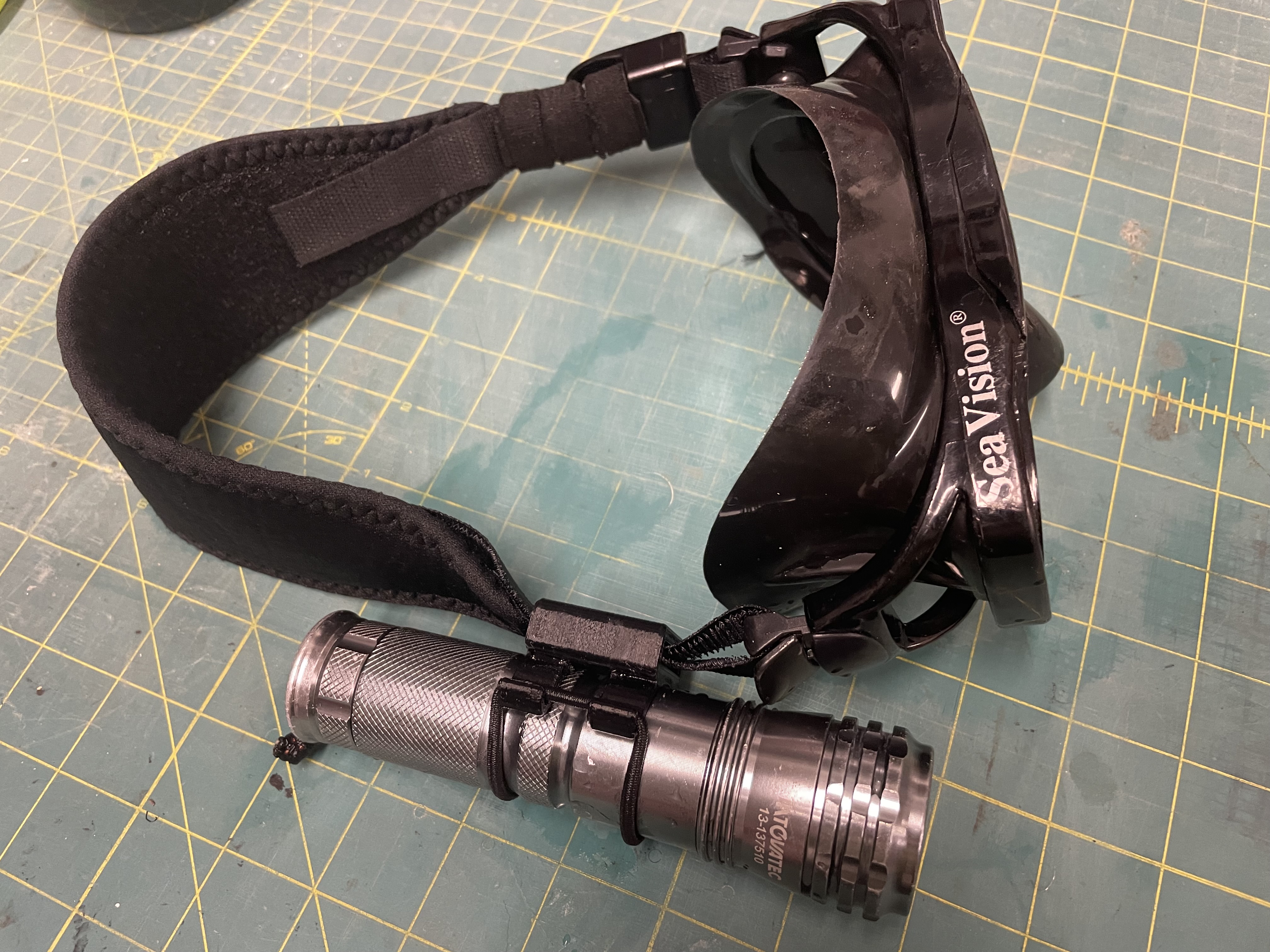 Scuba Mask Light holder