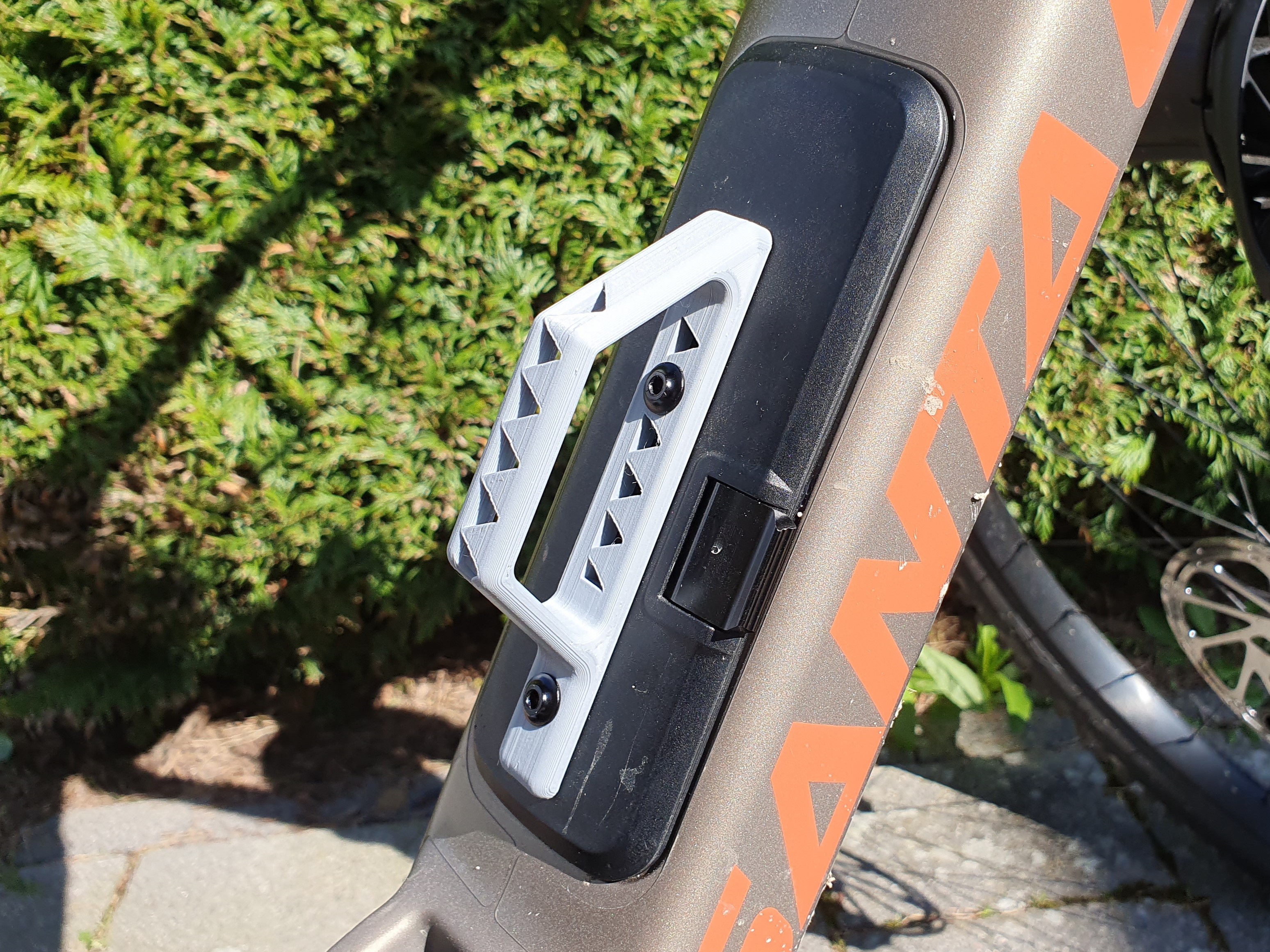 Bike Frame Storage Handle (Glovebox) by PBR Designs Download free STL