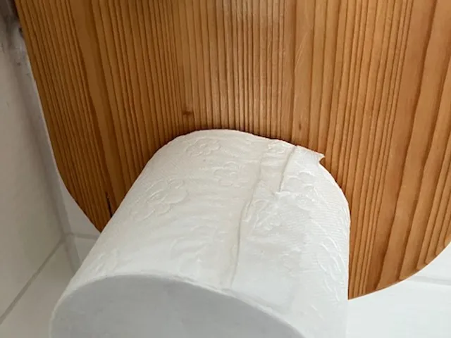 Klohrollenhalter (toilet roll holder)