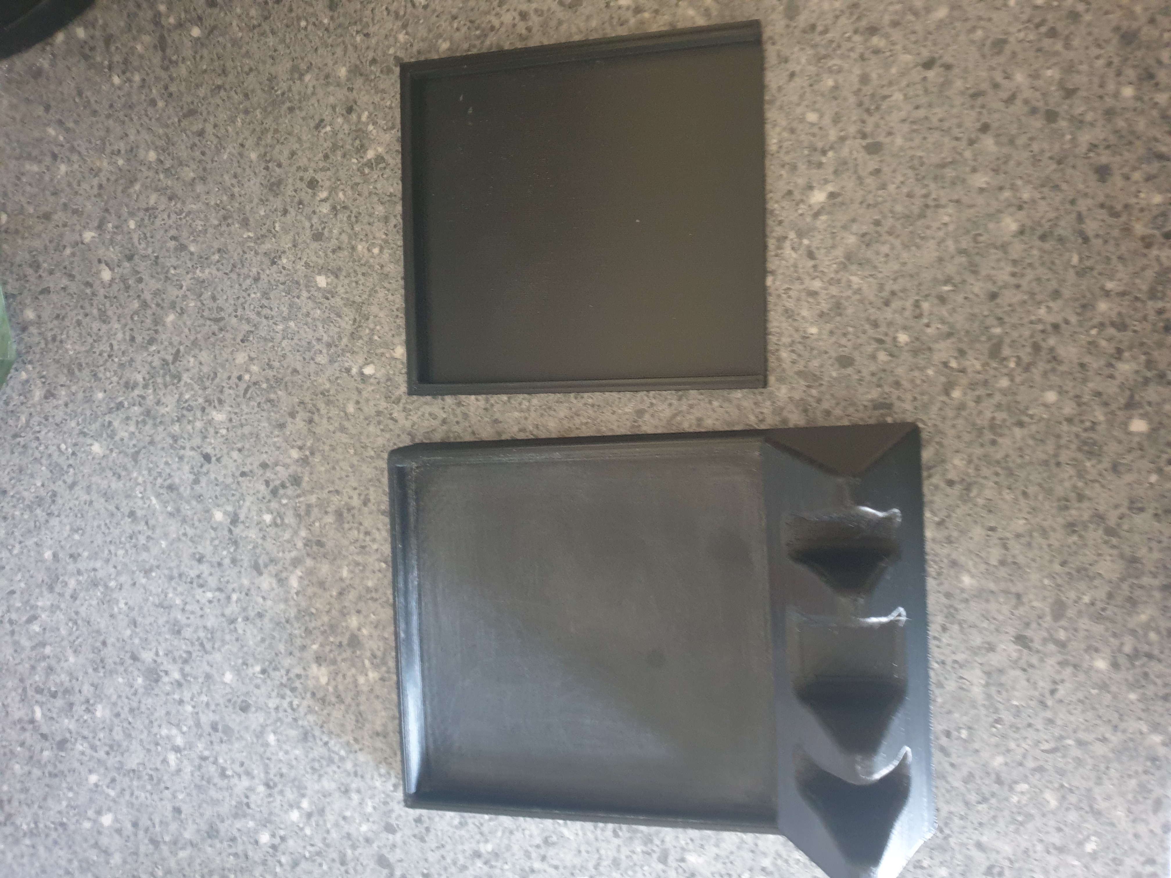 Spoon holder with removeable tray