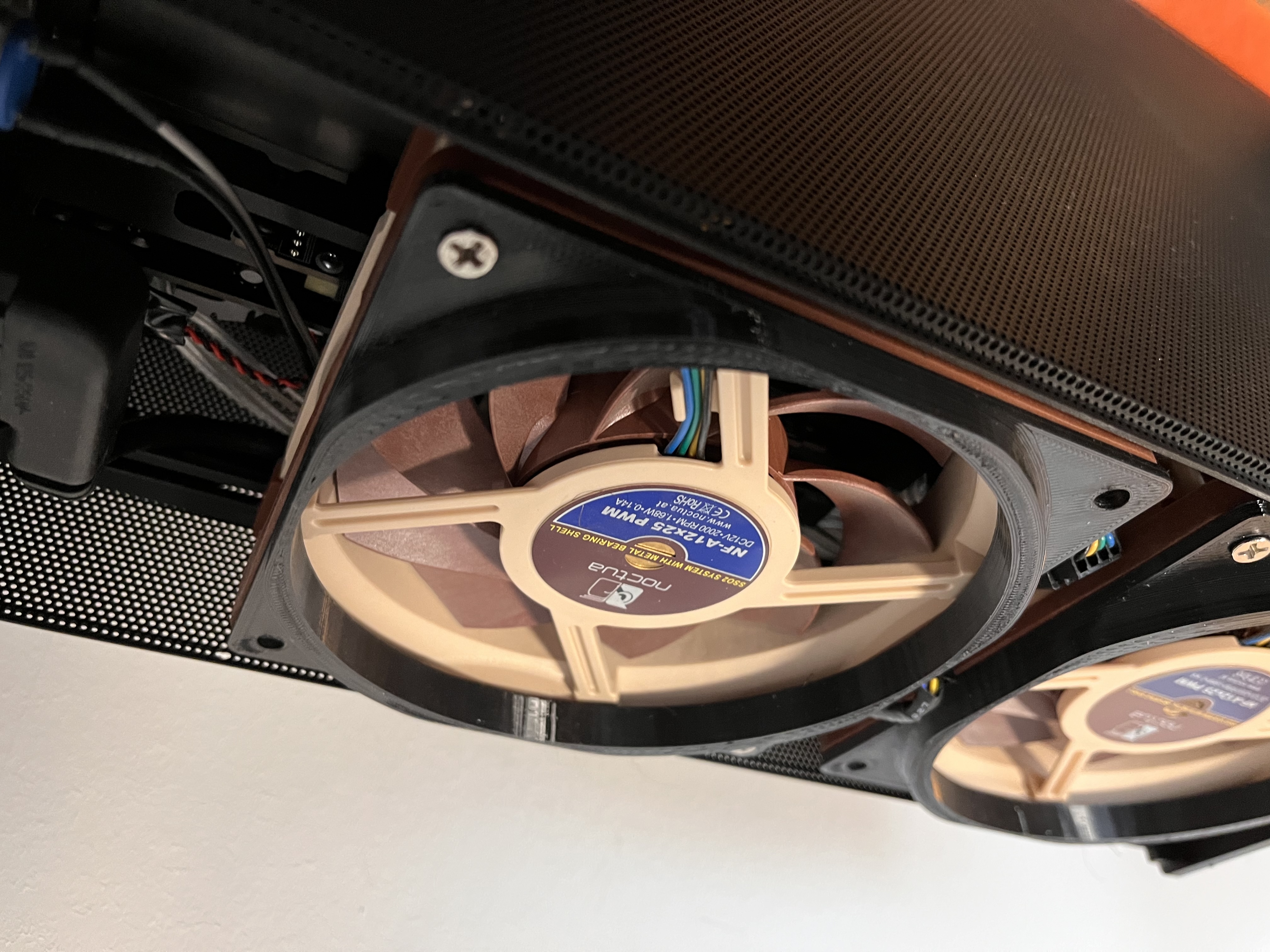 FormD T1 1.1 - 120mm Noctua NF-F12 PWM Fan Duct