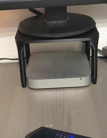 Miniatura 5 do modelo 3D Small table - Support PC screen / Sellette