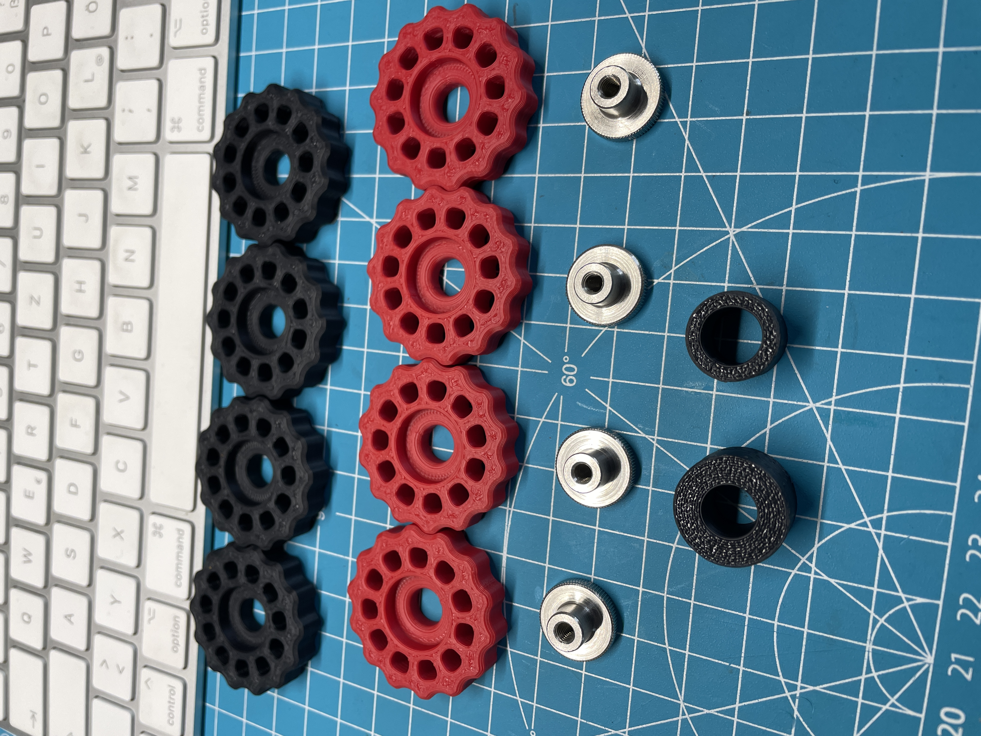 Bed adjustment wheel for bedleveling