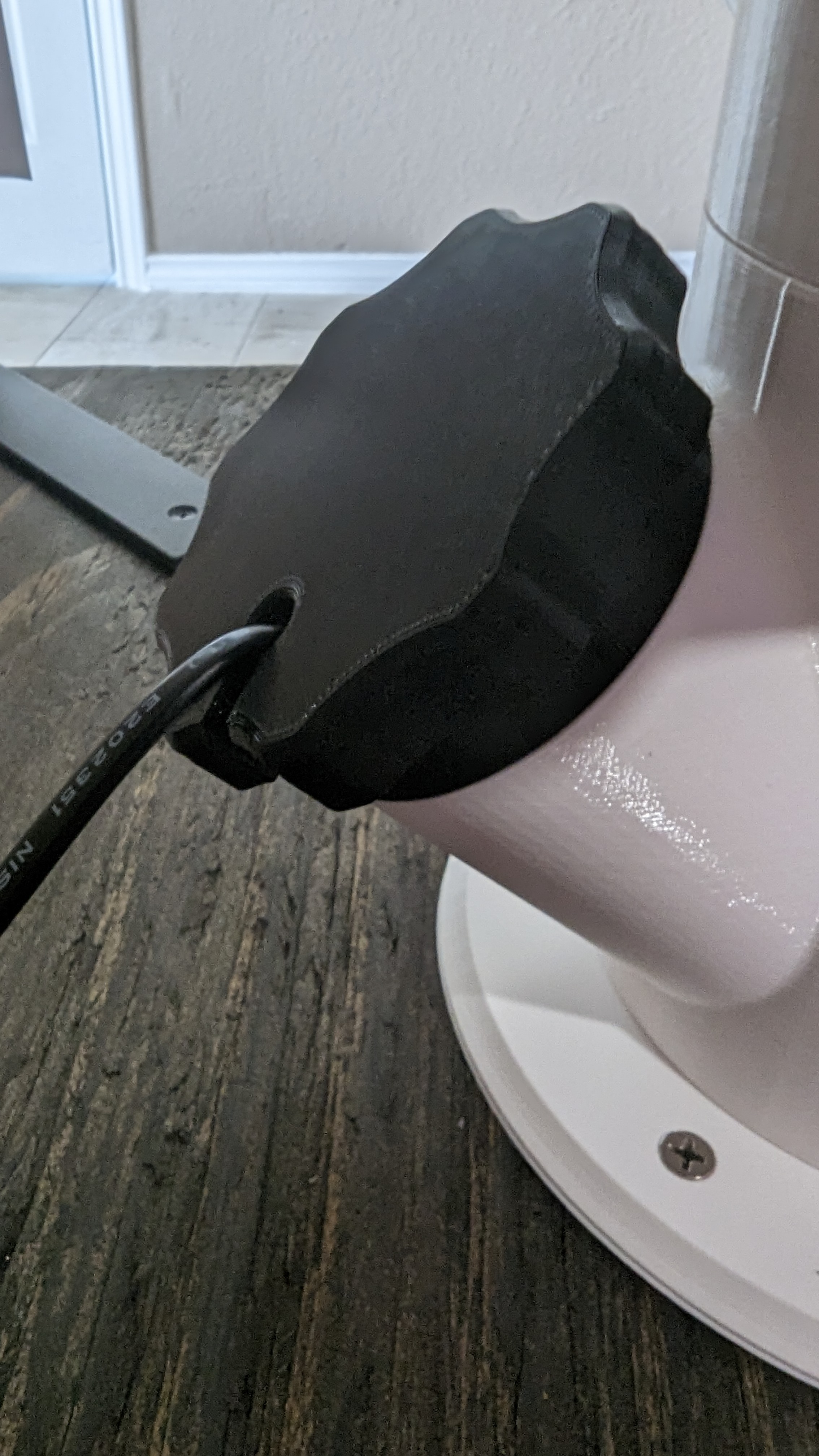 Hydroponic Tower Cap for Cable