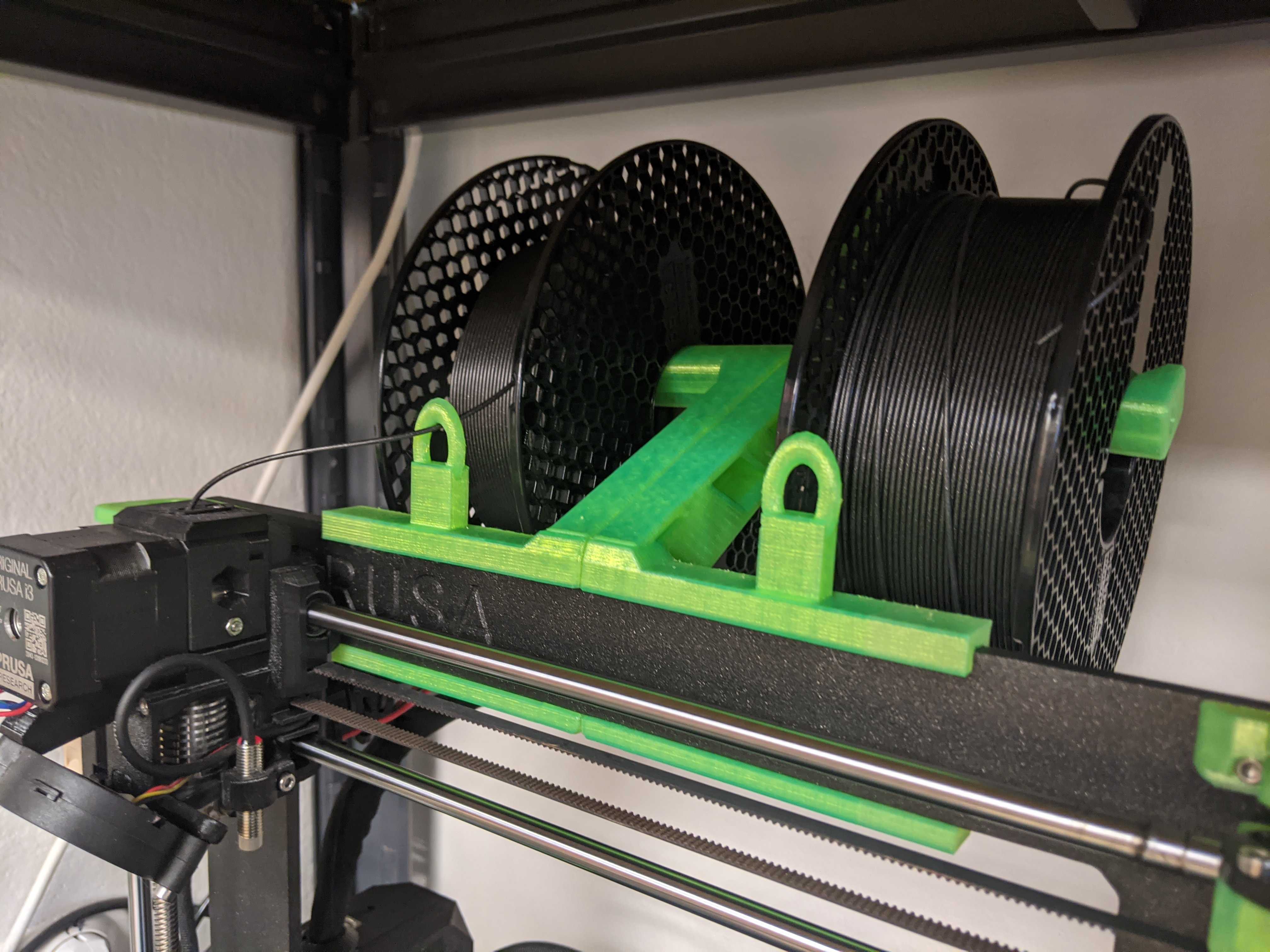 Miniatura 1 do modelo 3D low angle spool holder