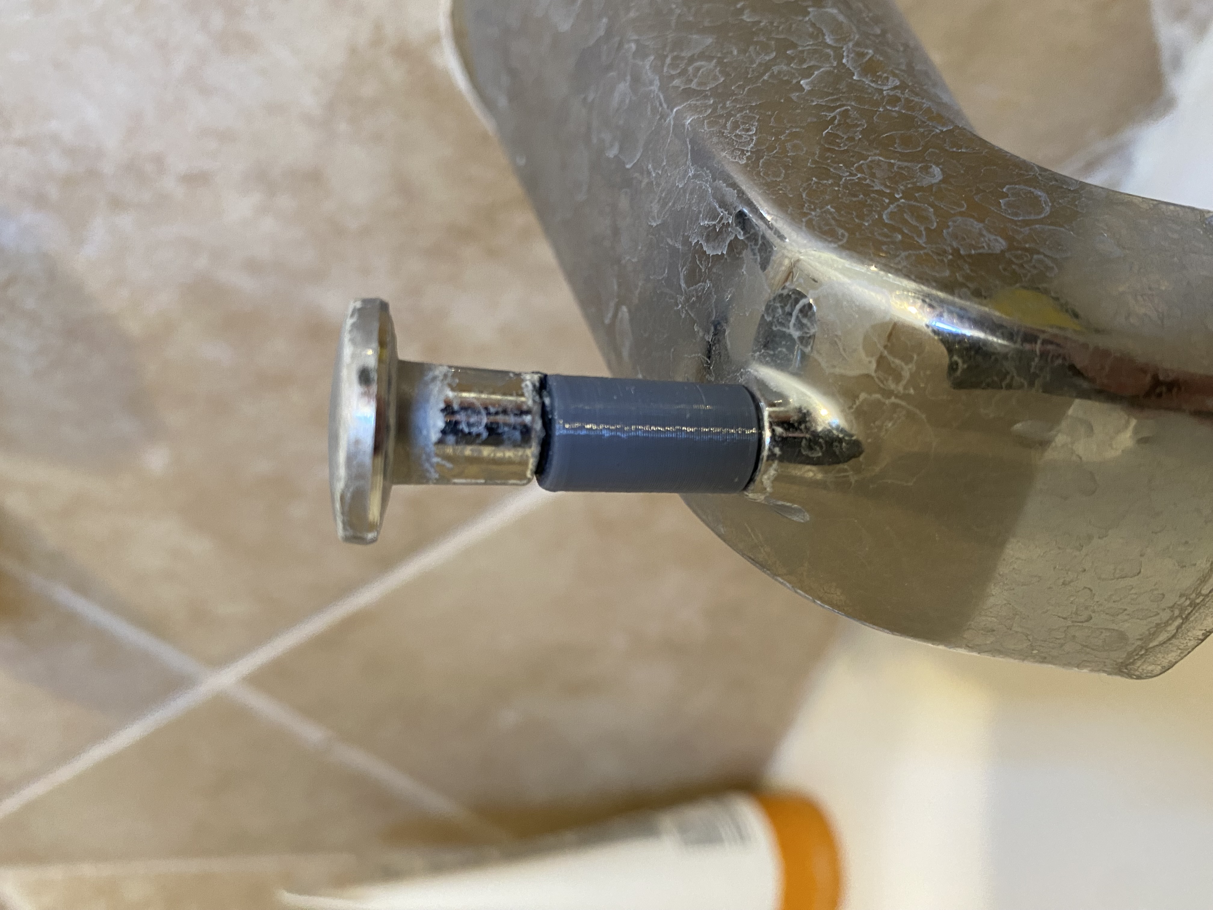 Tub Shower Diverter Lock by Matthew B Download free STL model