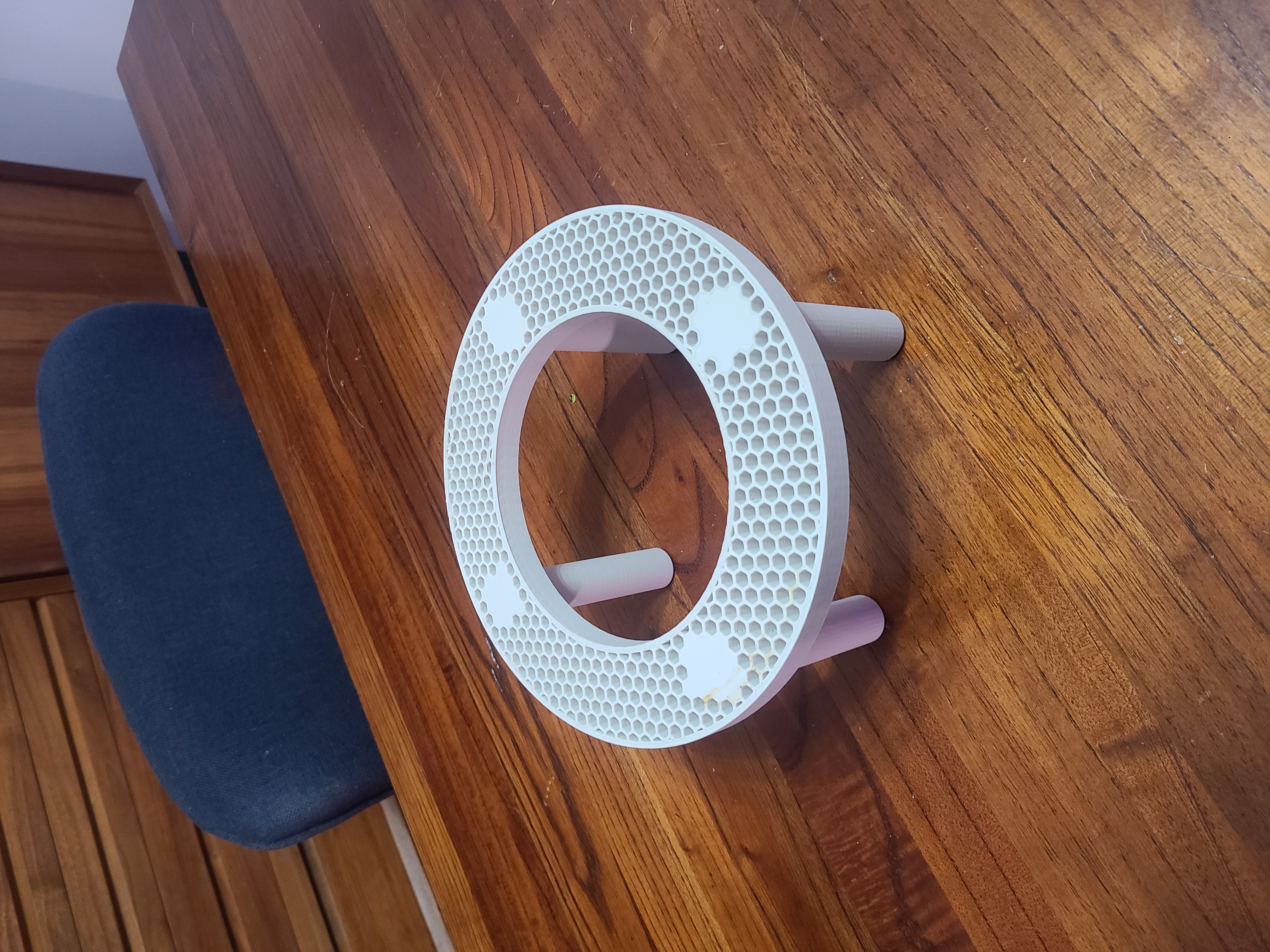 Honeycomb plant stand