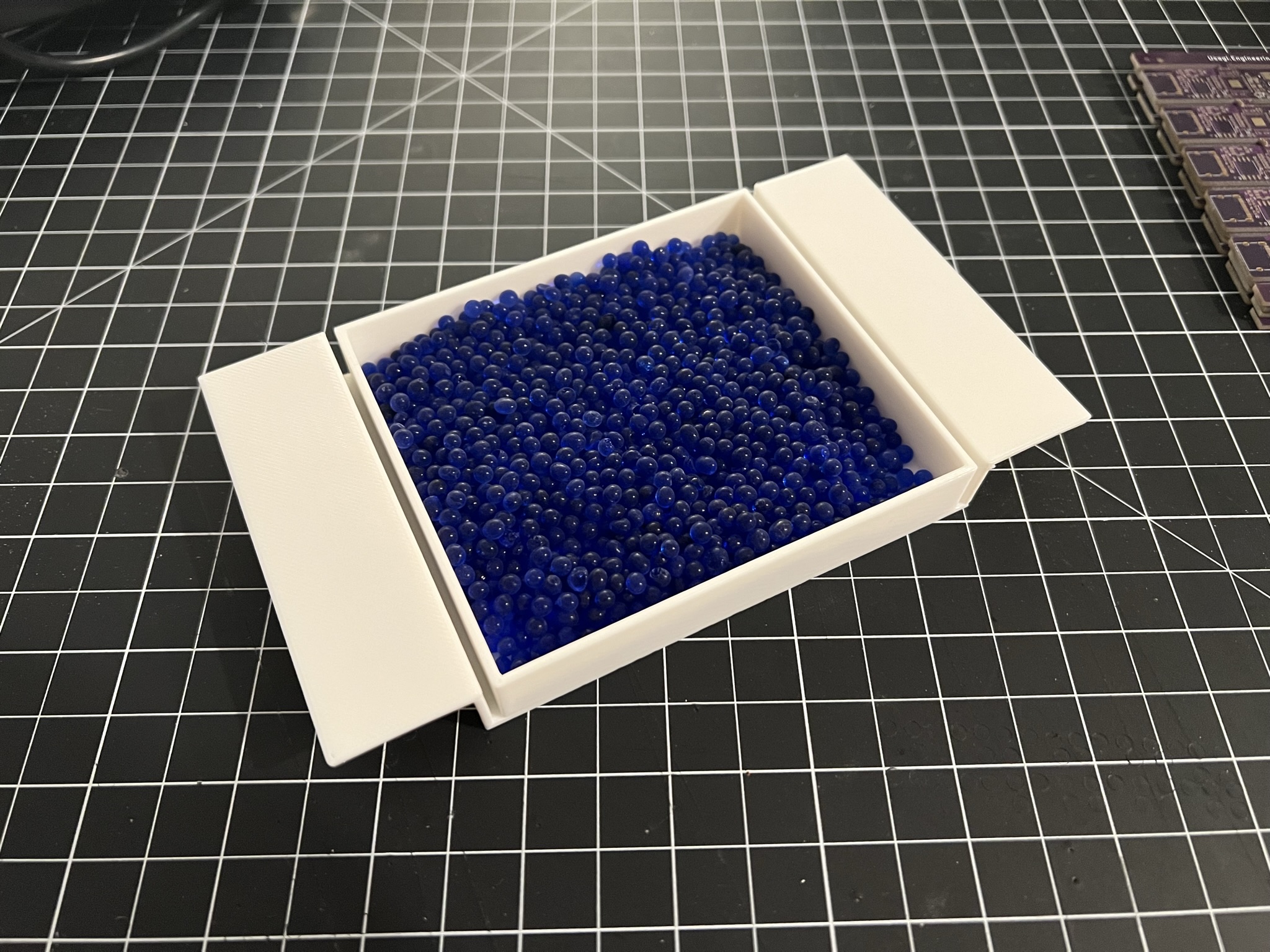 IRIS Drybox Lid Desiccant Tray (Parametric) by zthart Download free