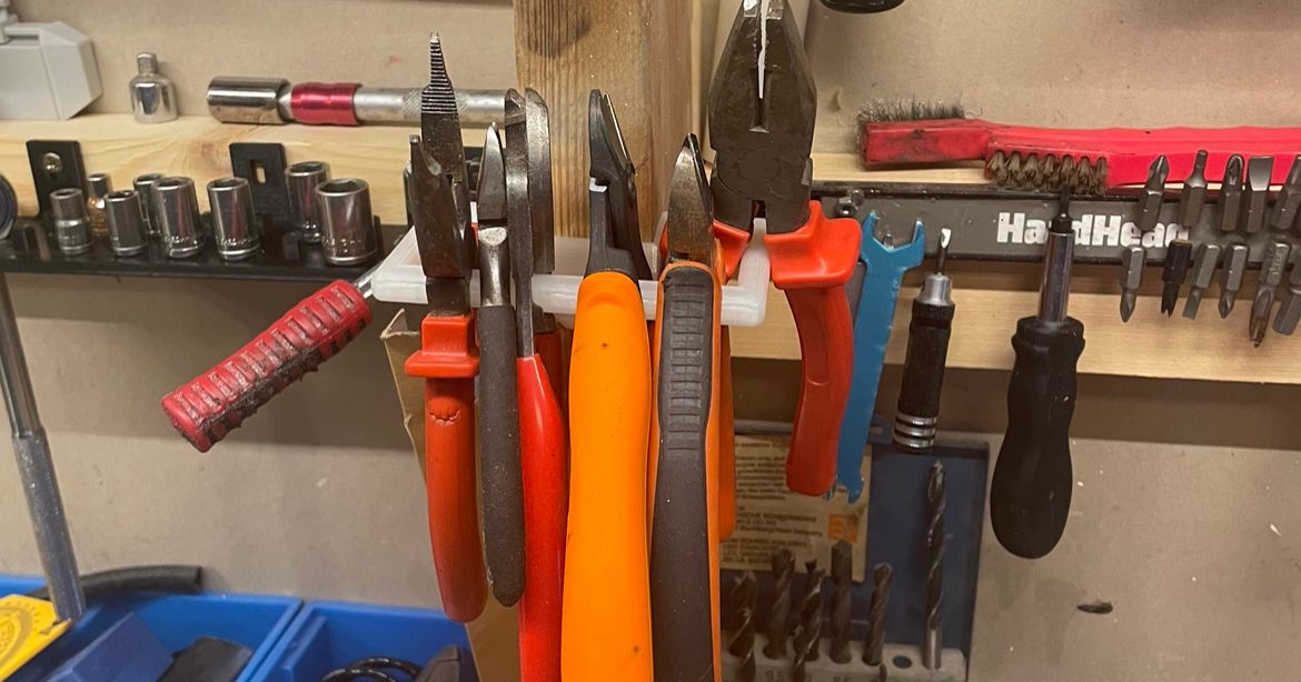 Plier hanger by Kurt Download free STL model