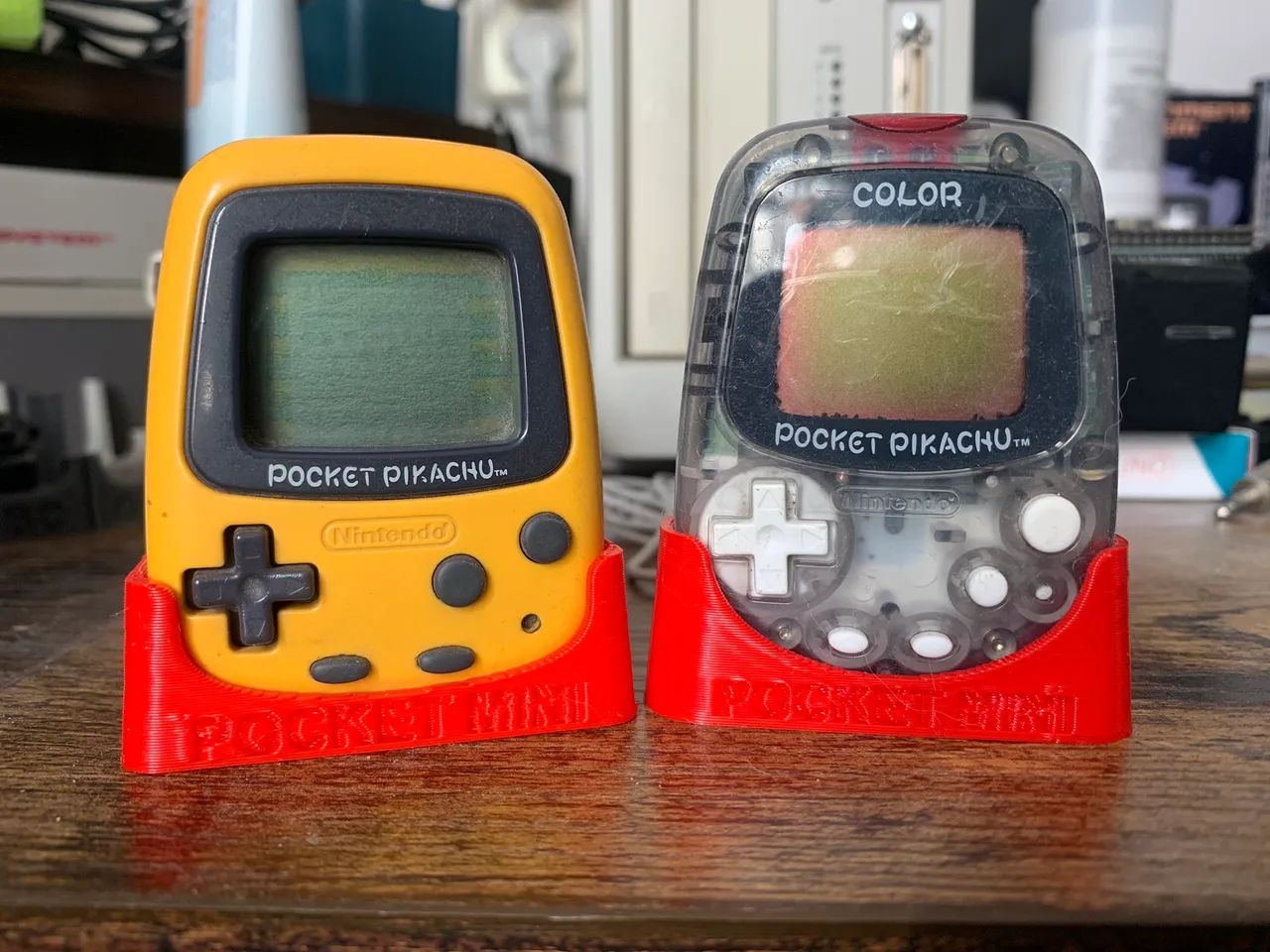 Pocket mini Display Stand (Hello Kitty/Pocket Pikachu (color