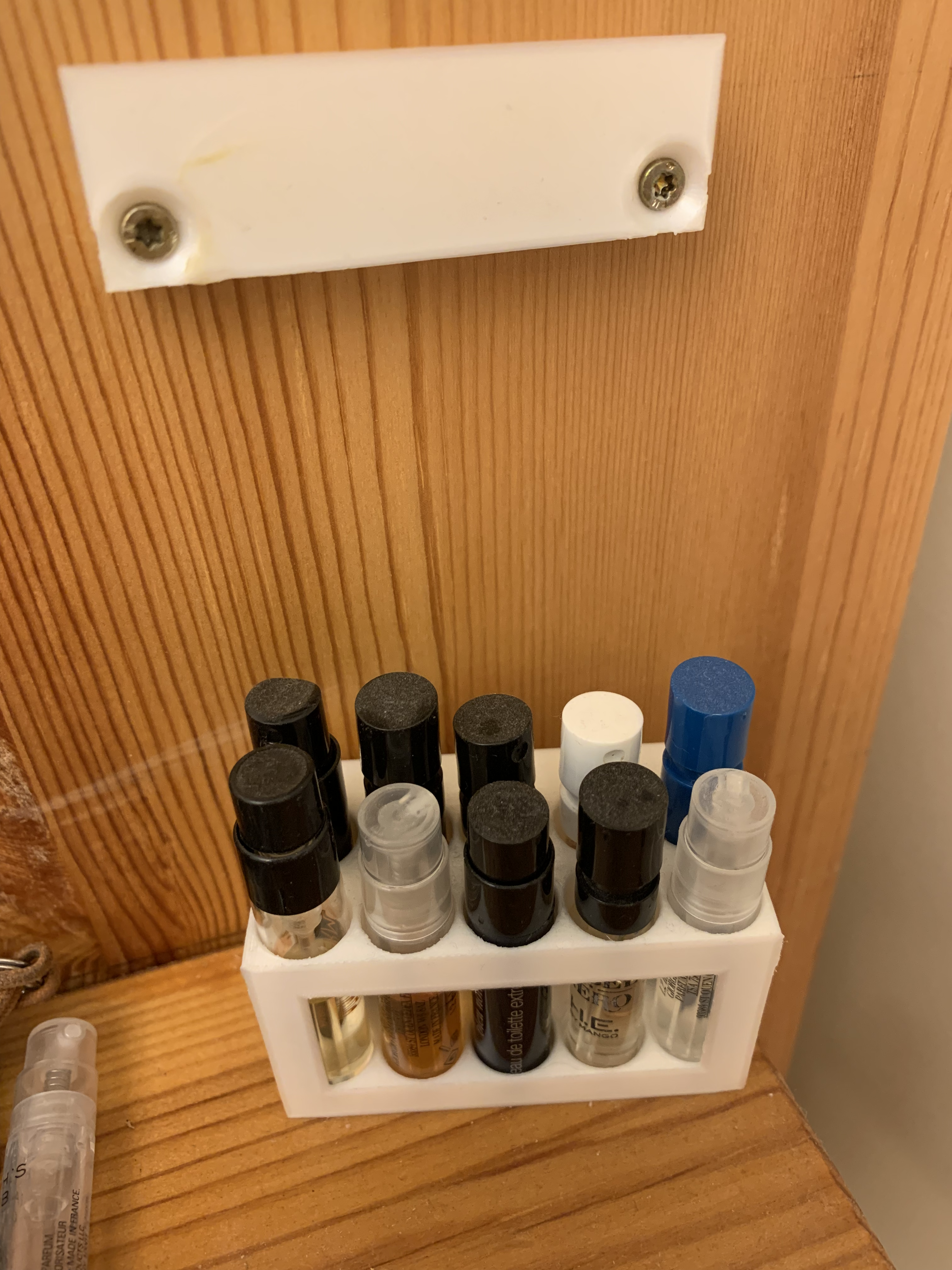 Miniatura 4 do modelo 3D Perfume Sample Holder (Support)