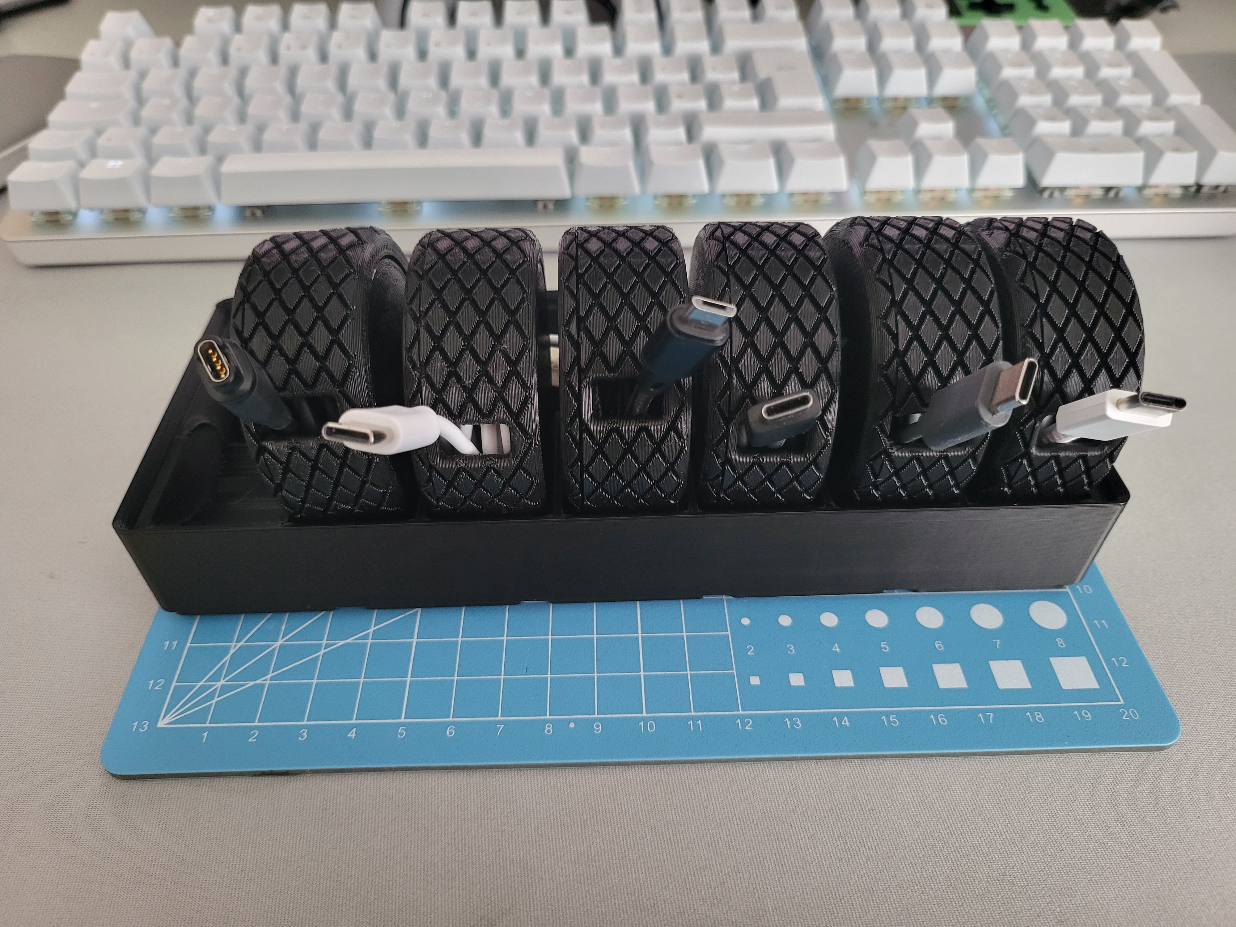 Gridfinity (Griddex) - "The Handsome Cable Organiser" Holder x7 Mini