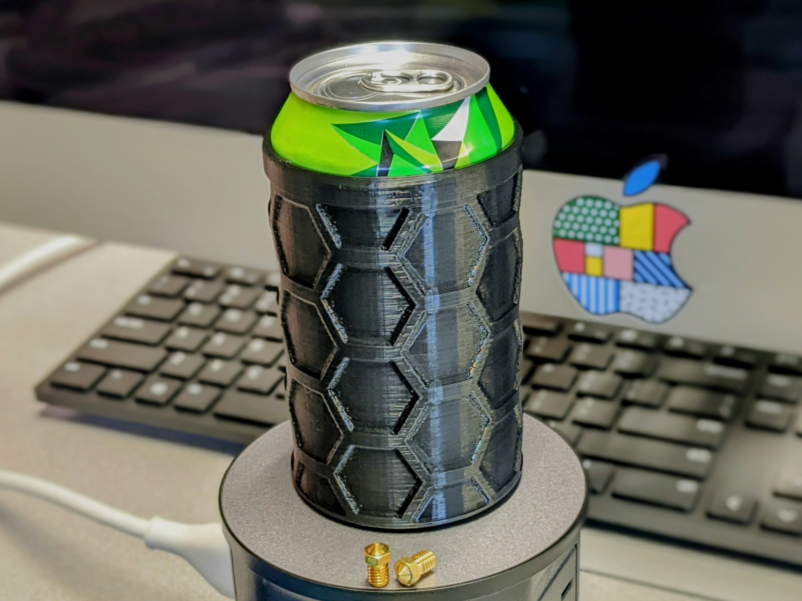 Soda Drink Sleeve for 12oz Can Comfort Grip Hexagon Pattern Koozie by  Grandpa 3DPrints, Download free STL model