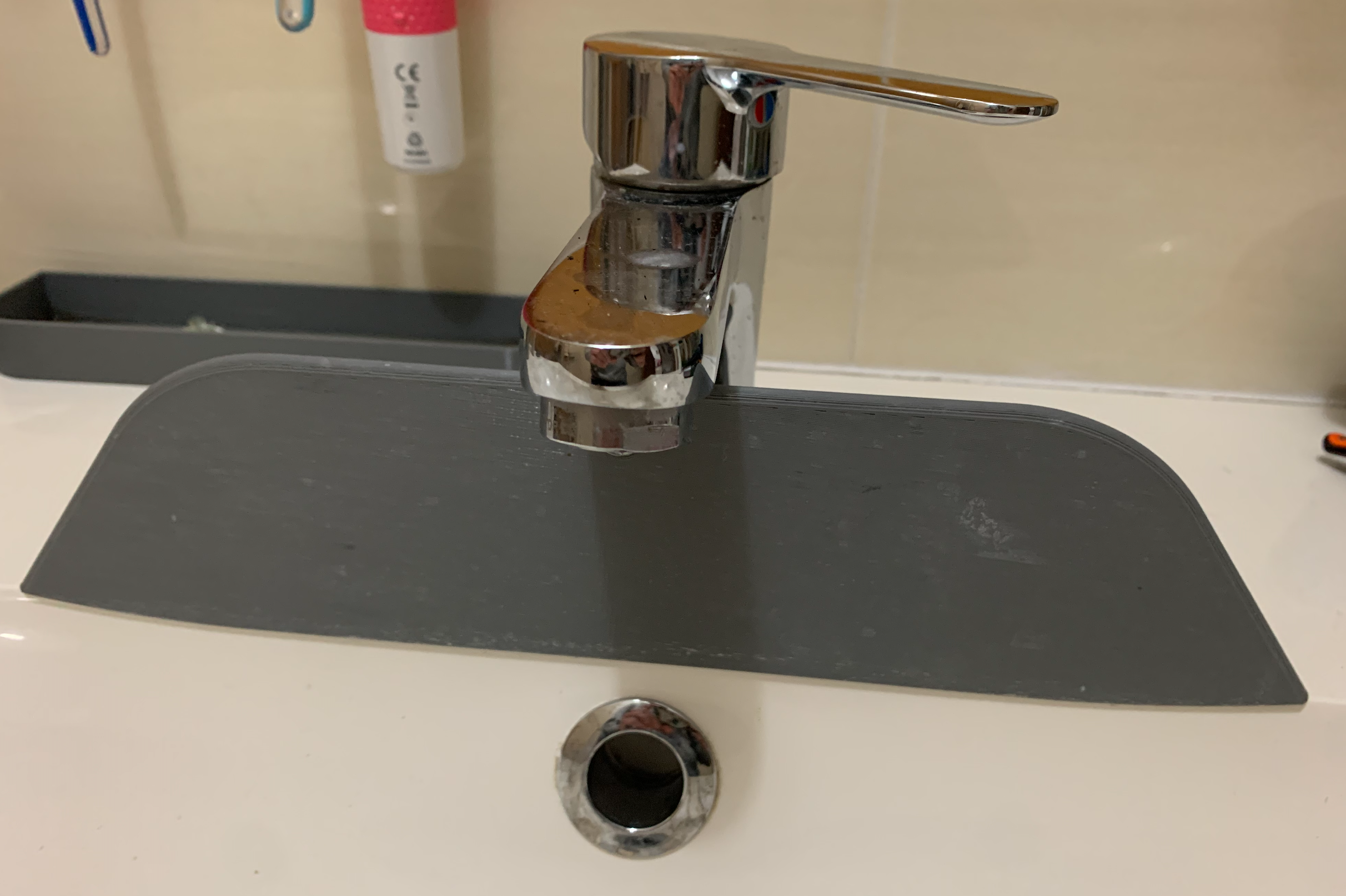 Sink bulkhead - Splash