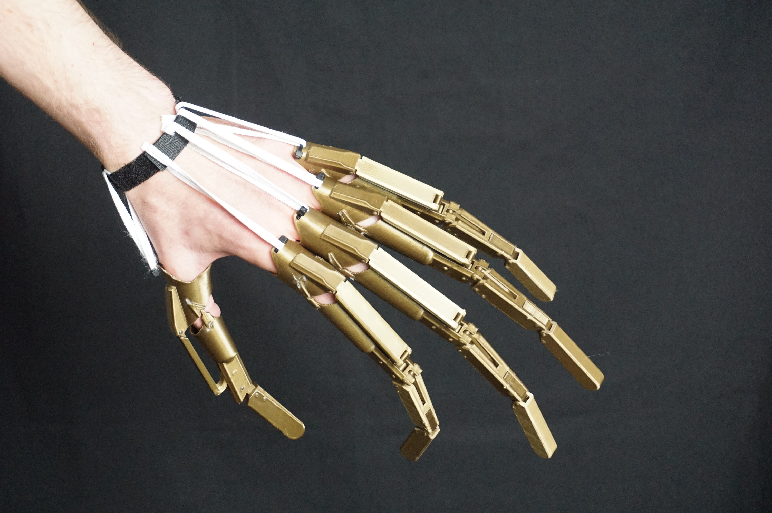Articulated Finger Extensions by Dragonator Download free STL model