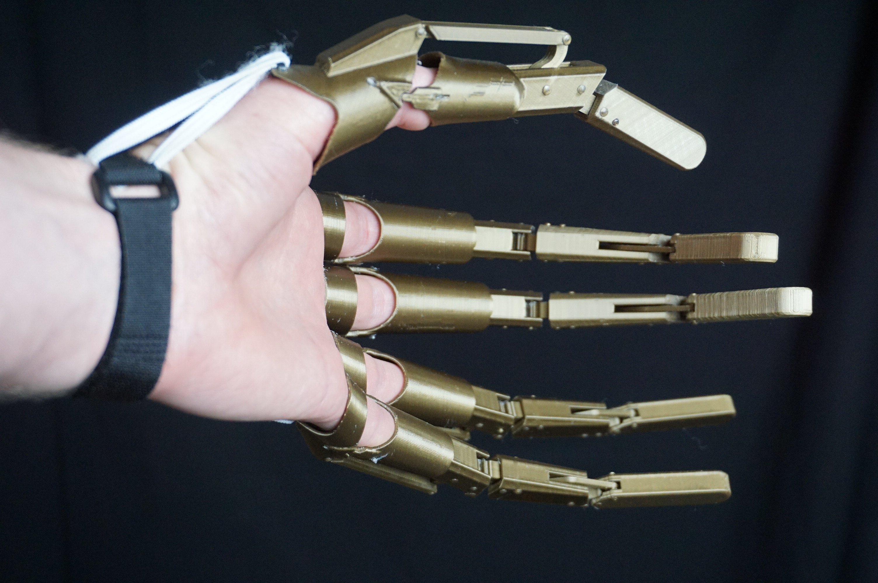 Articulated Finger Extensions by Dragonator Download free STL model