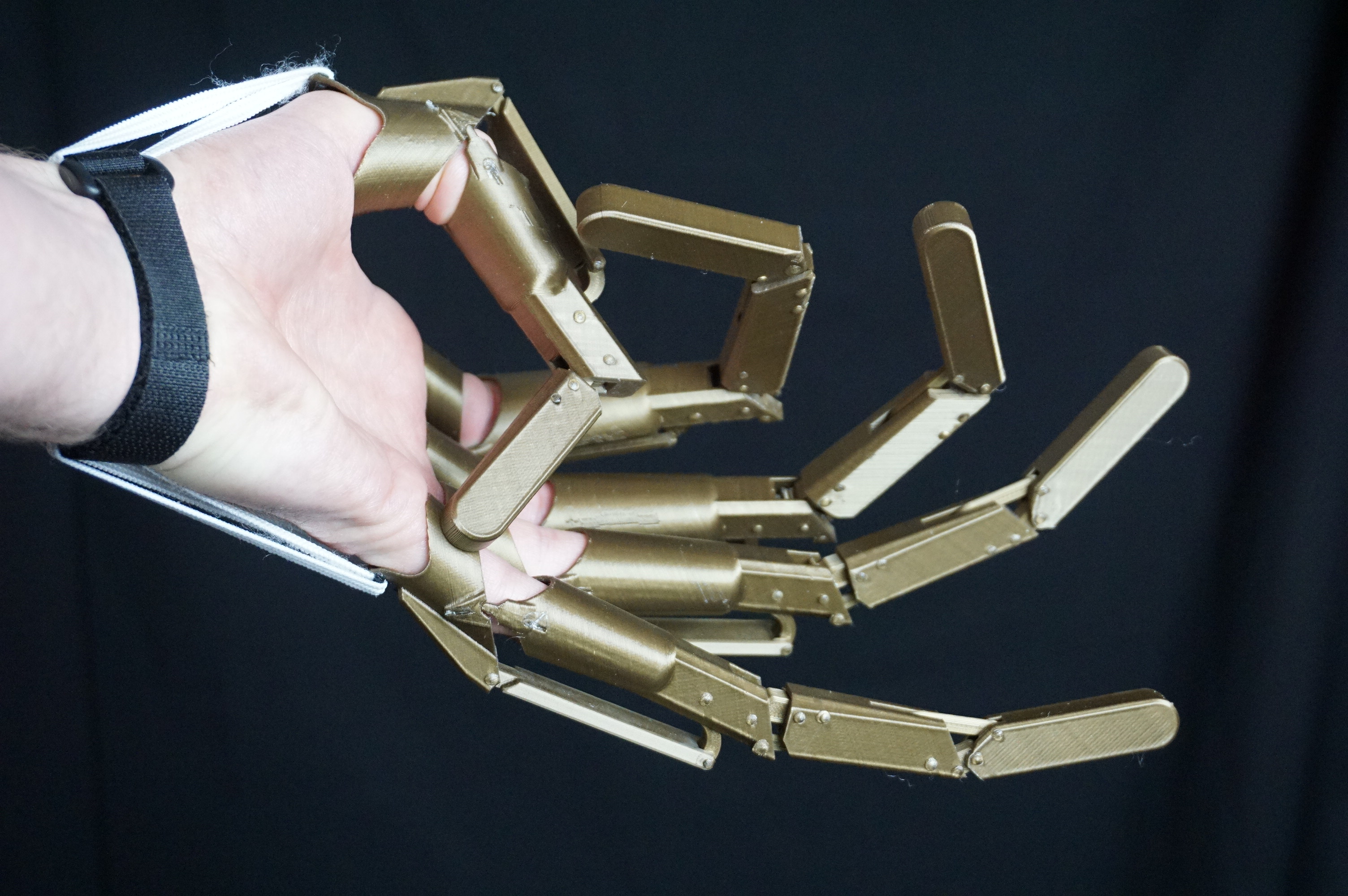 Articulated Finger Extensions by Dragonator Download free STL model