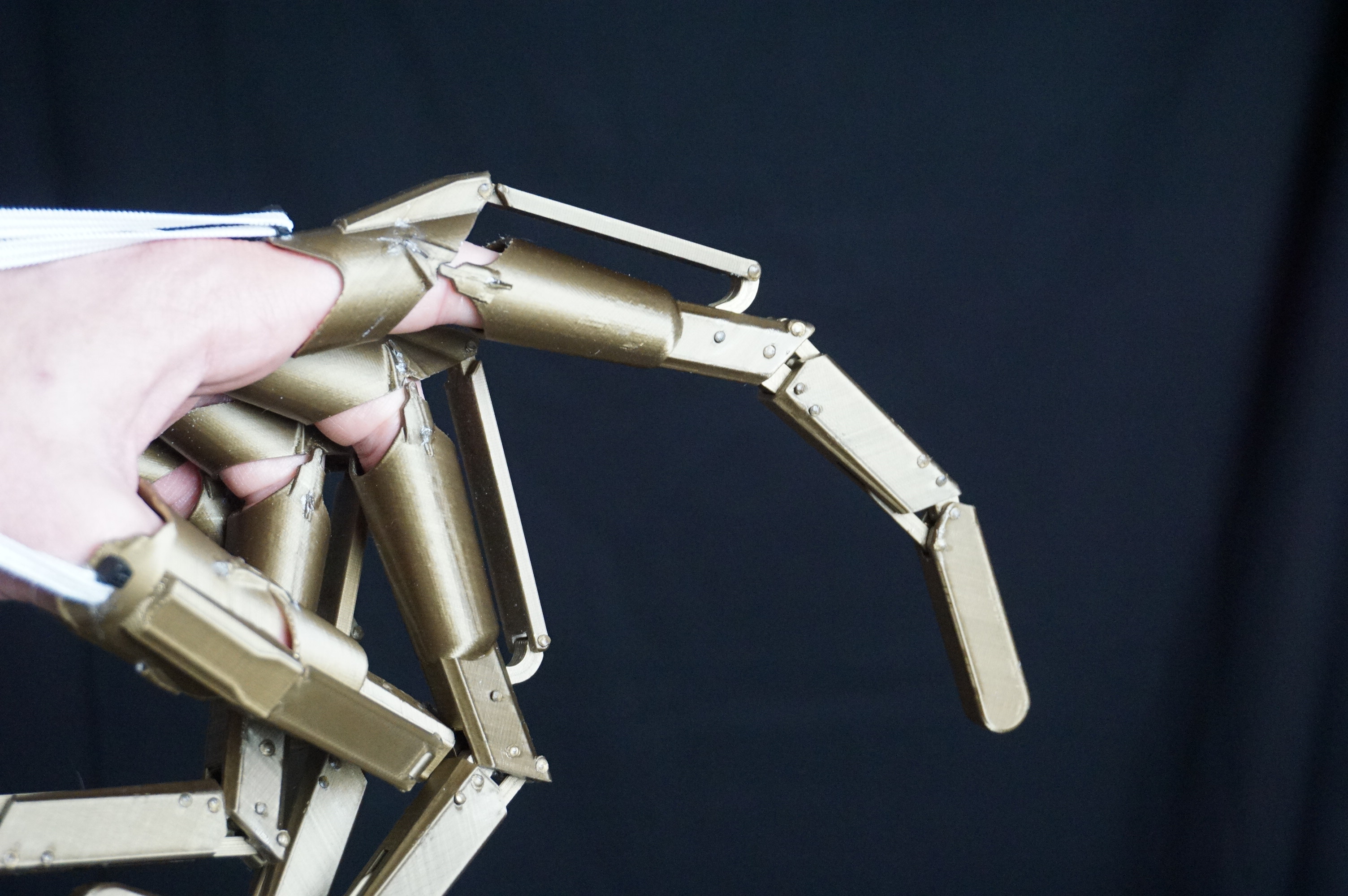 Articulated Finger Extensions by Dragonator Download free STL model