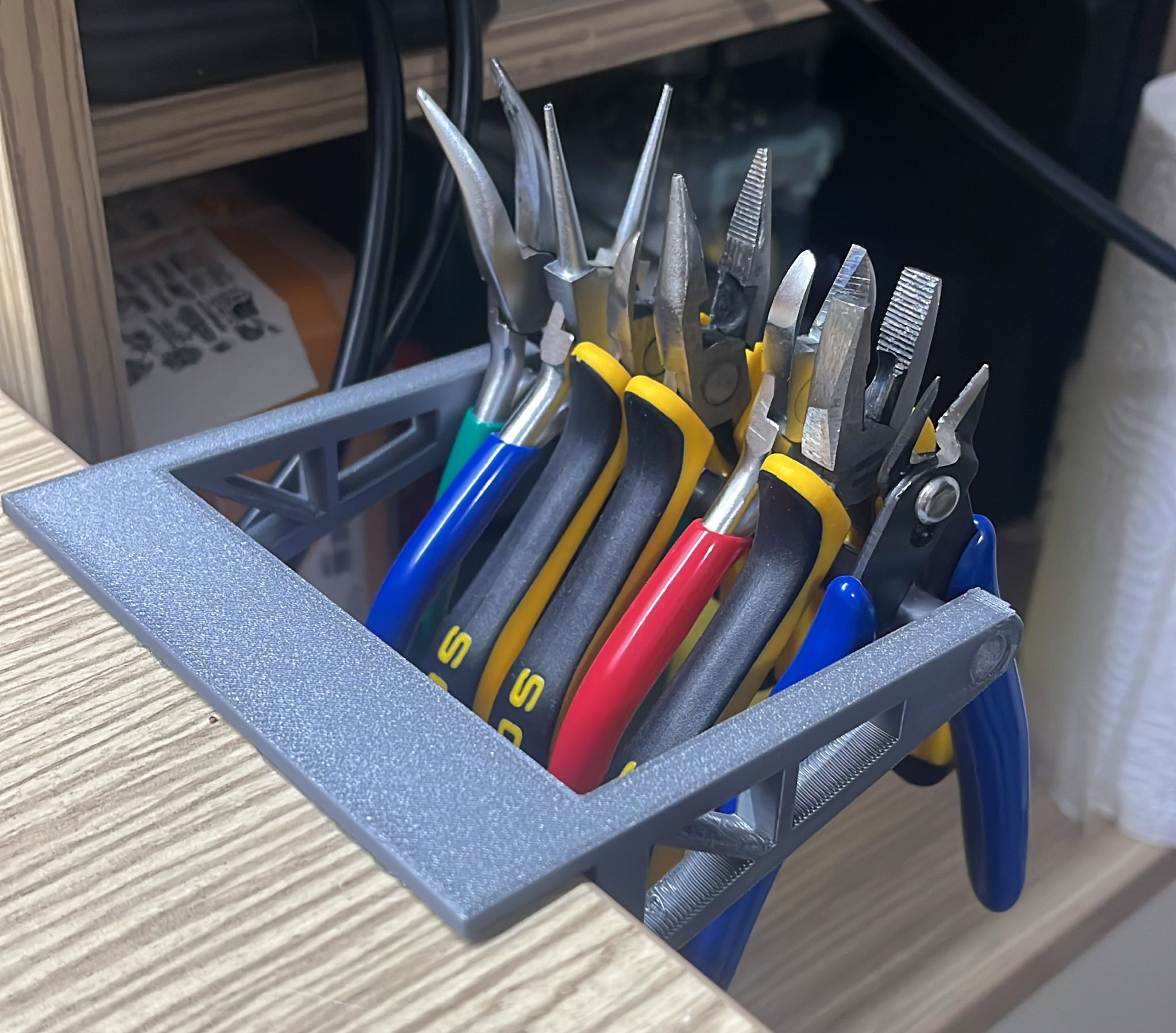 Pliers holder — thumbnail 2