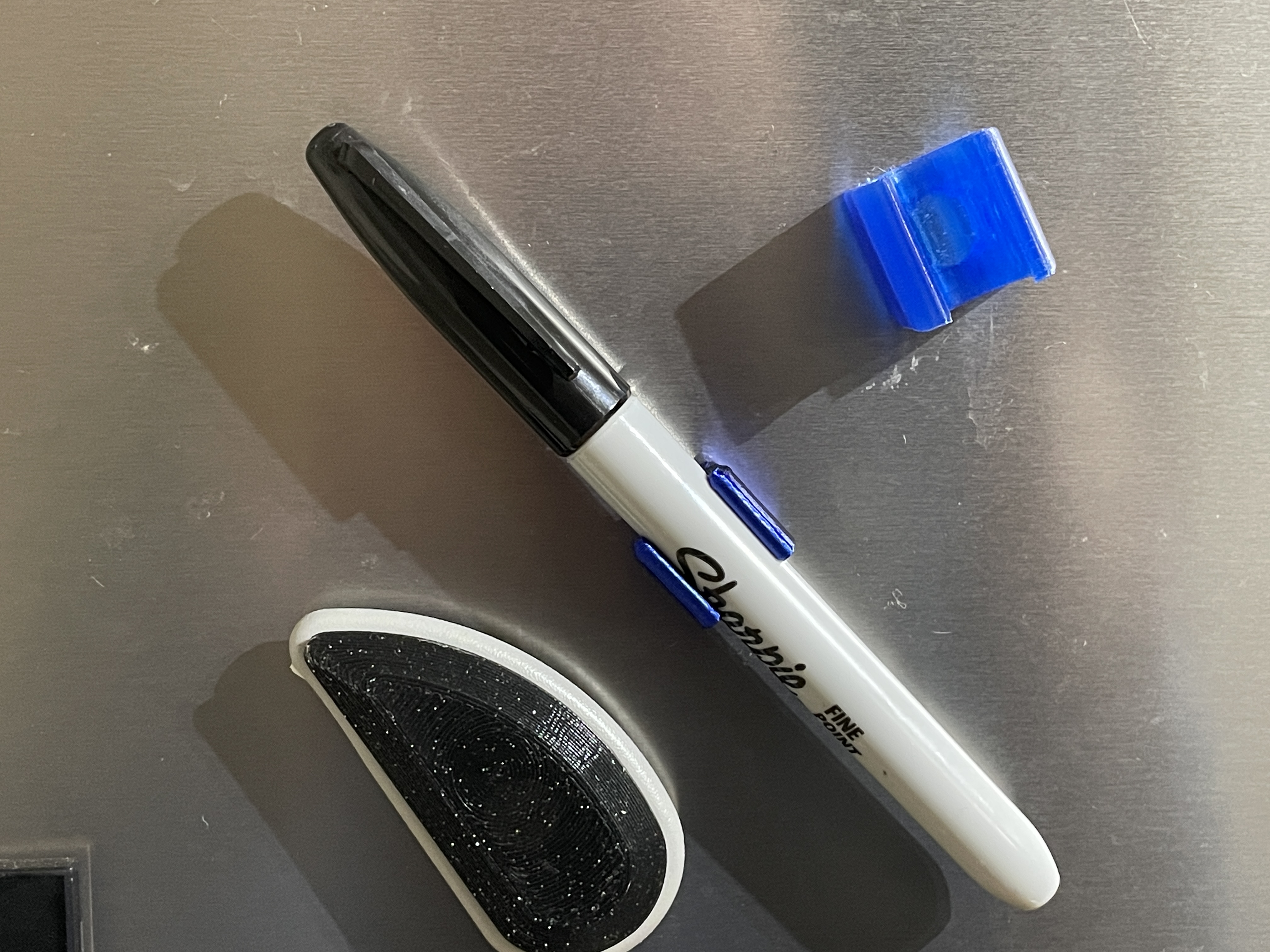 Fridge Magnet holder for Sharpie or Parcelmate textas