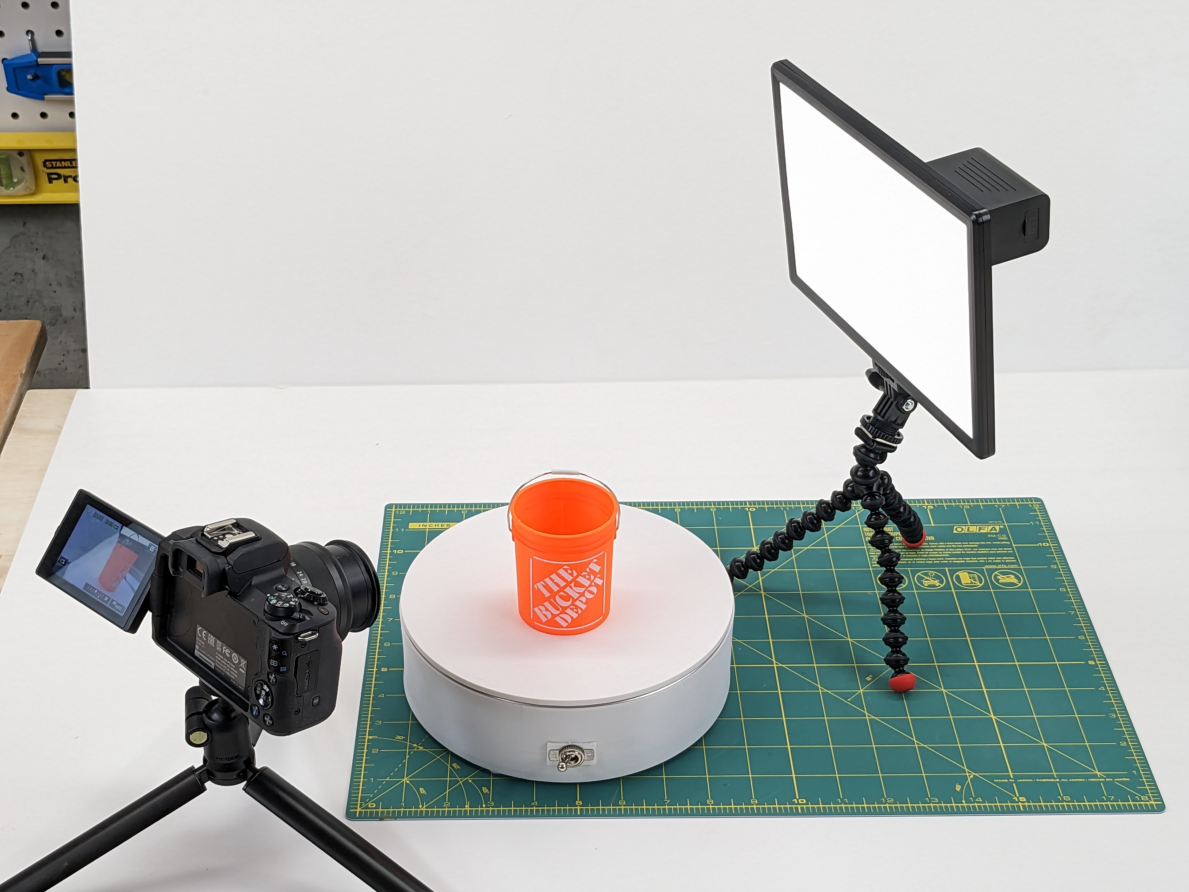 Motorized Rotating Display Stand