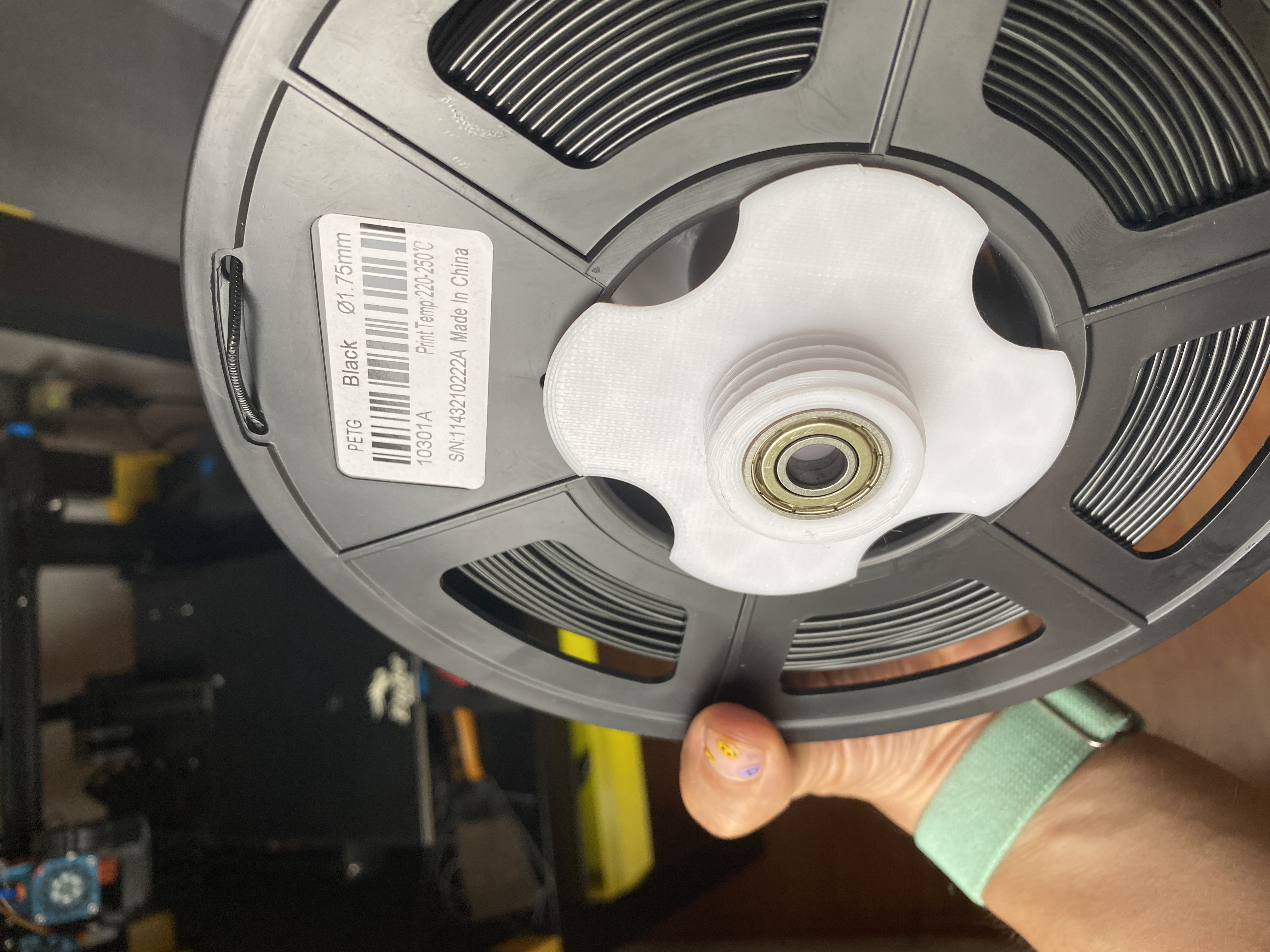 Universal spool holder with 608zz bearings for bigger spools