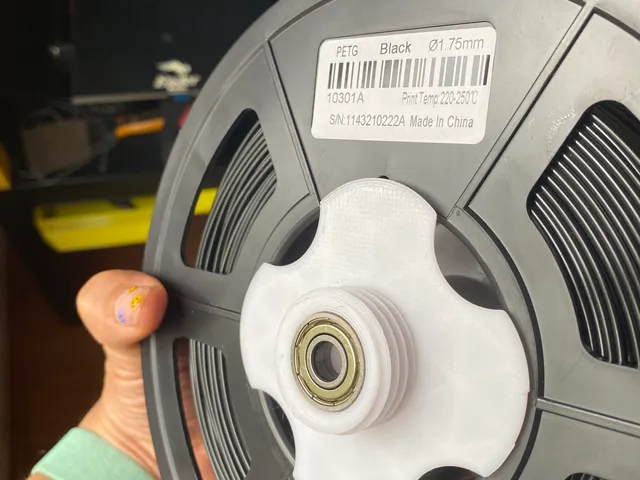 Universal spool holder with 608zz bearings for bigger spools