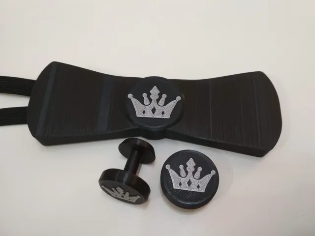 Royal Crown Set - Bow tie, cufflinks and lapel decoration / Motýlek, manžetové knoflíčky, ozdoba na klopu