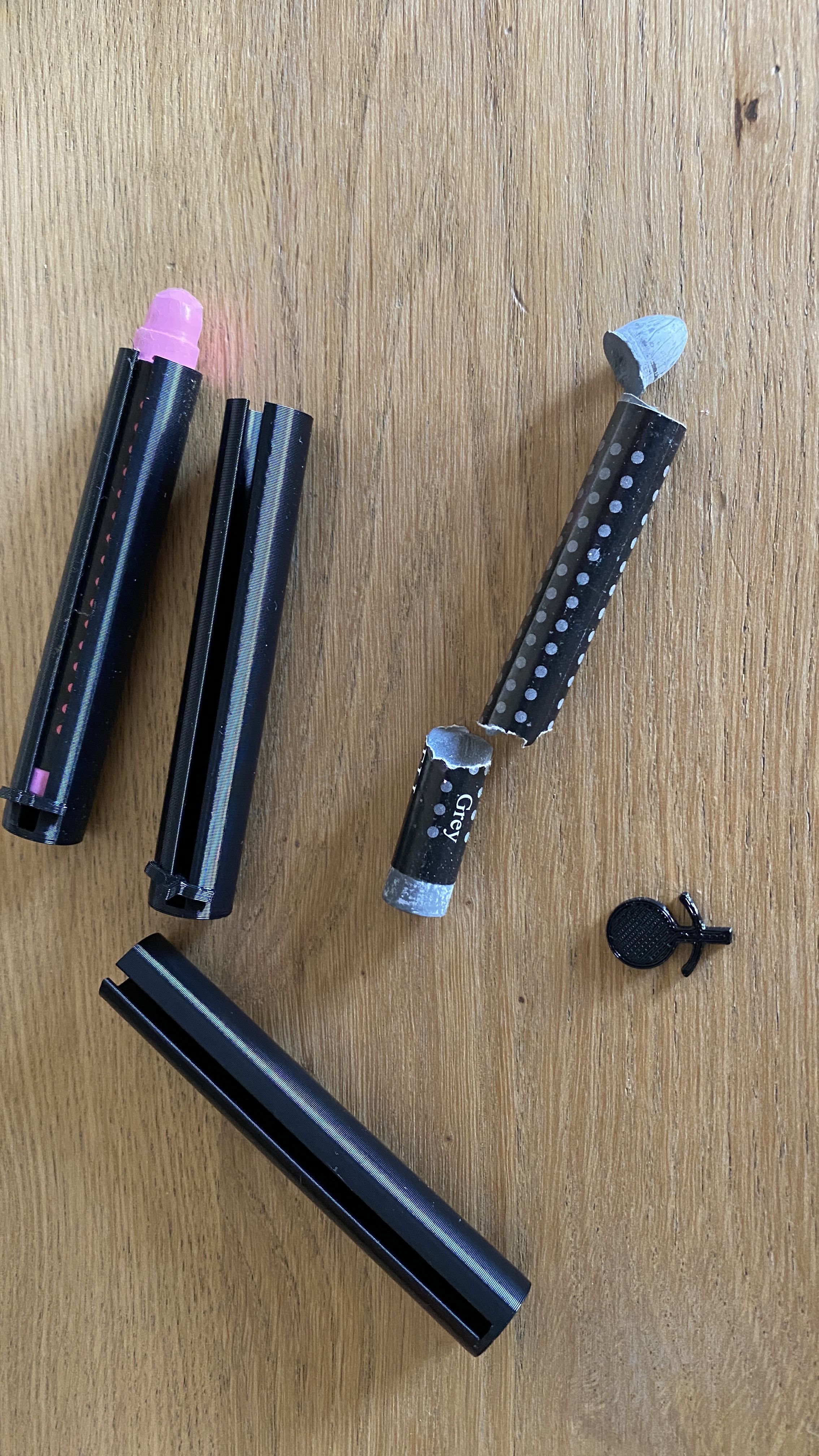 Crayons holder, extender and repair kit