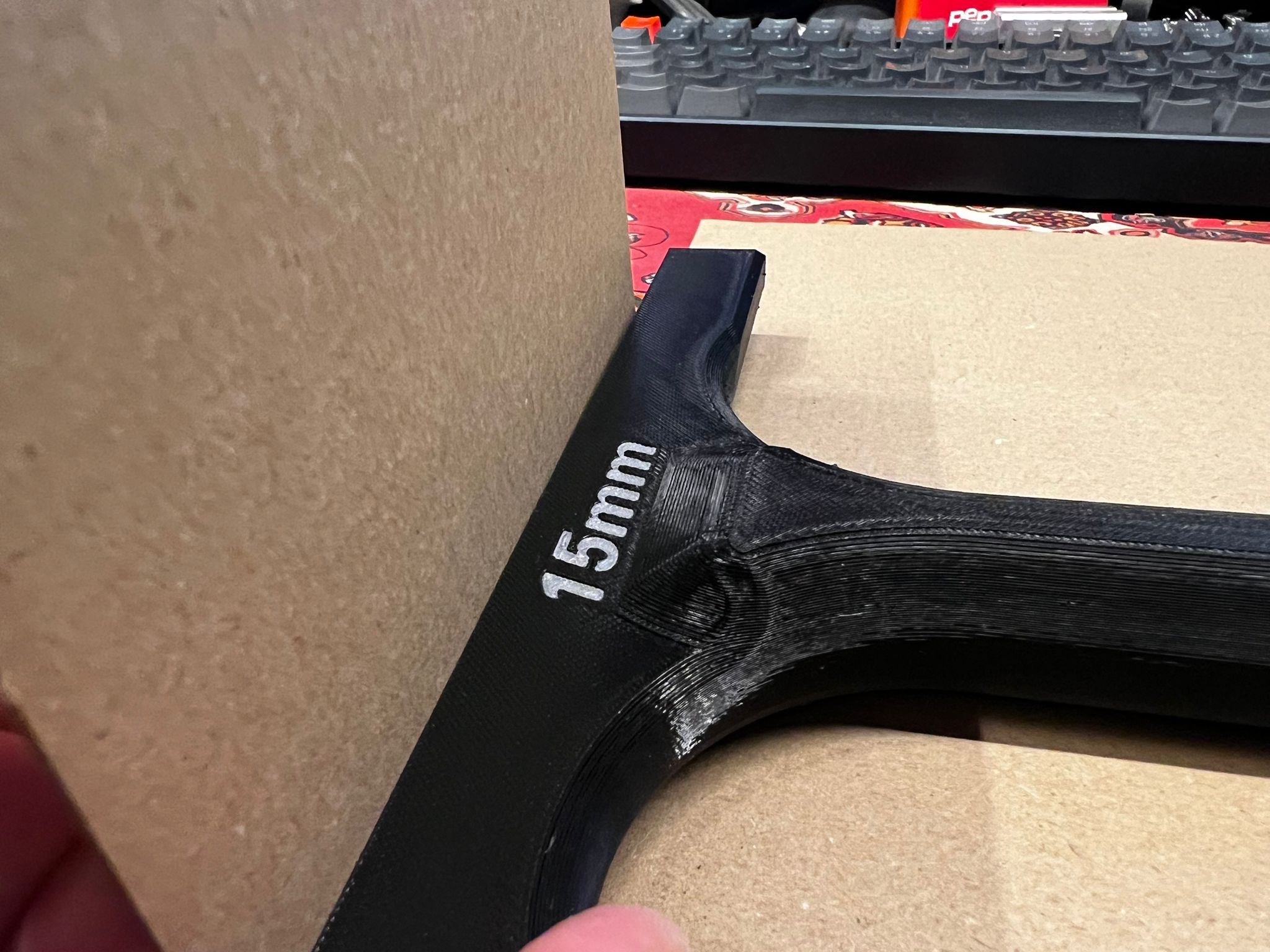 Cross packaging / Foldable cardboard box bend/scoring helper