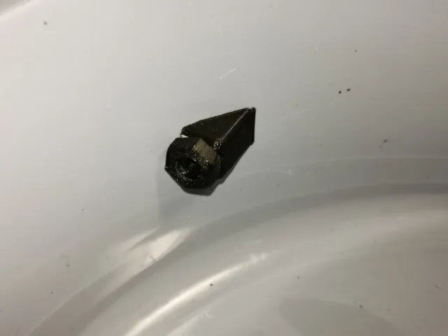 Angled PTFE Tube Guide to cylinder drybox