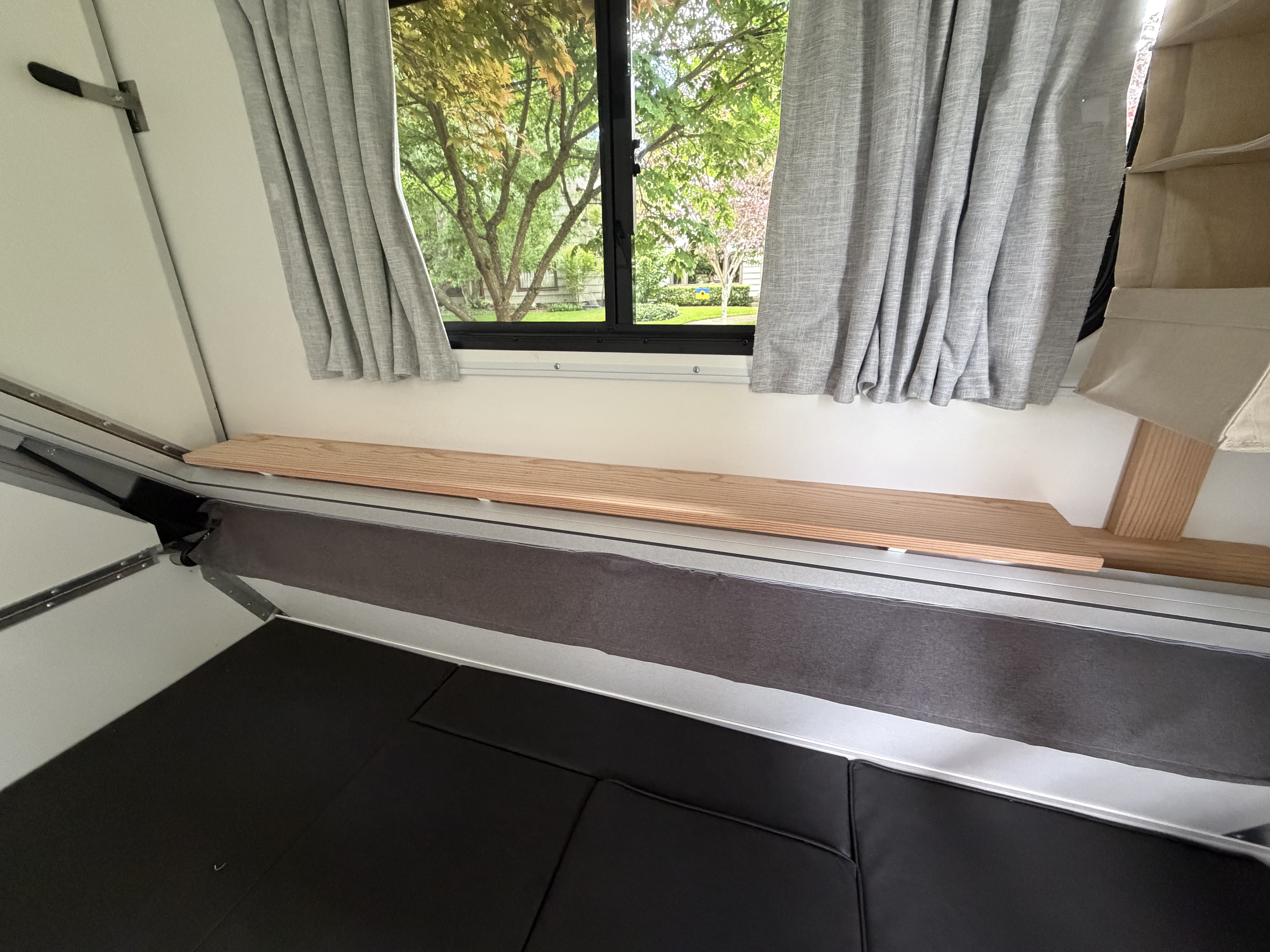 Aliner Dormer Shelf Bracket/Mount
