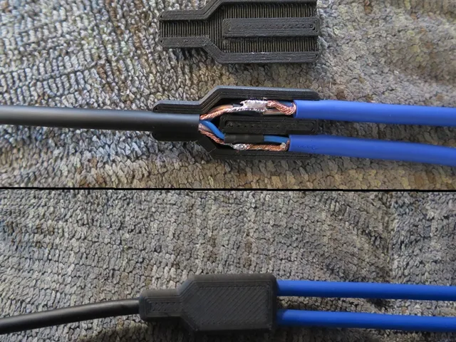 Microphone Cable Splitter