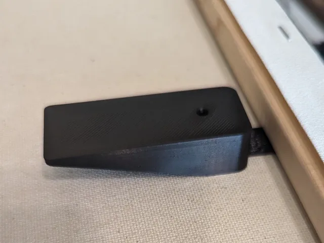 Canvas Hanger for wood framed canvas