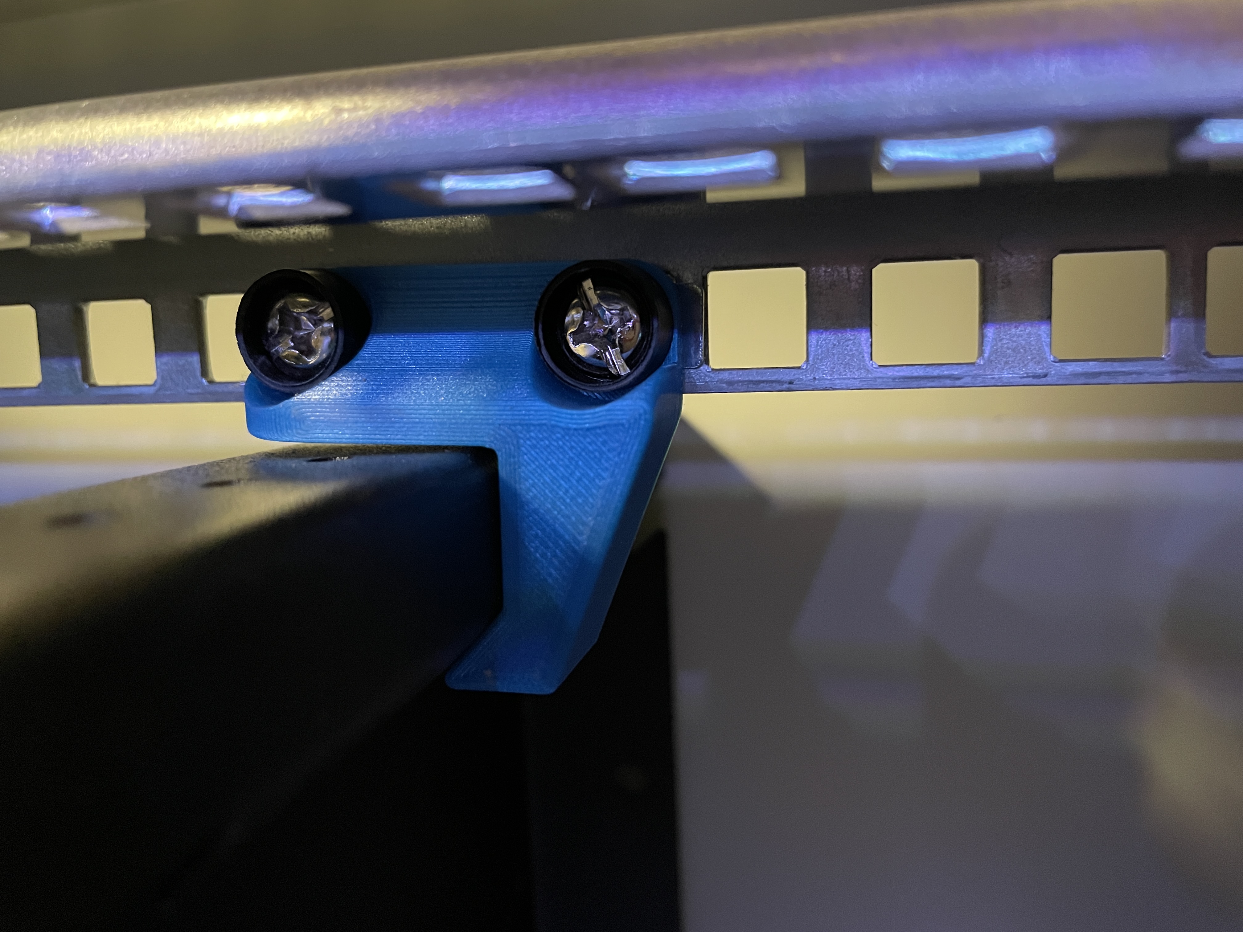 Triton shelf support
