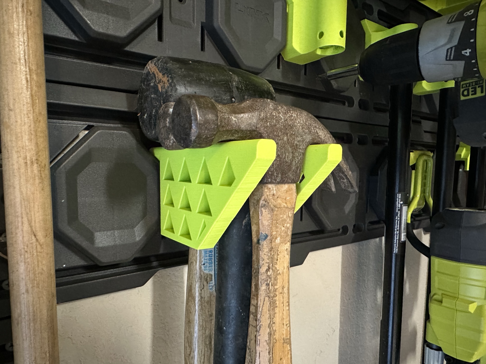 Hammer holder v2 for Ryobi Link
